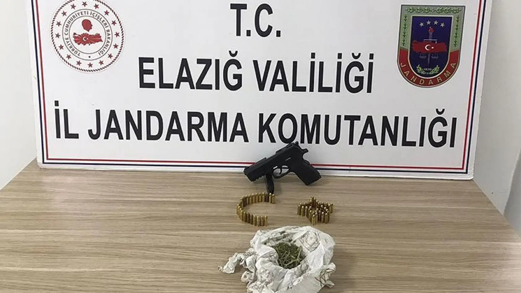 Elazığ'da Ruhsatsız Tabanca Ele Geçirildi: 1 Gözaltı