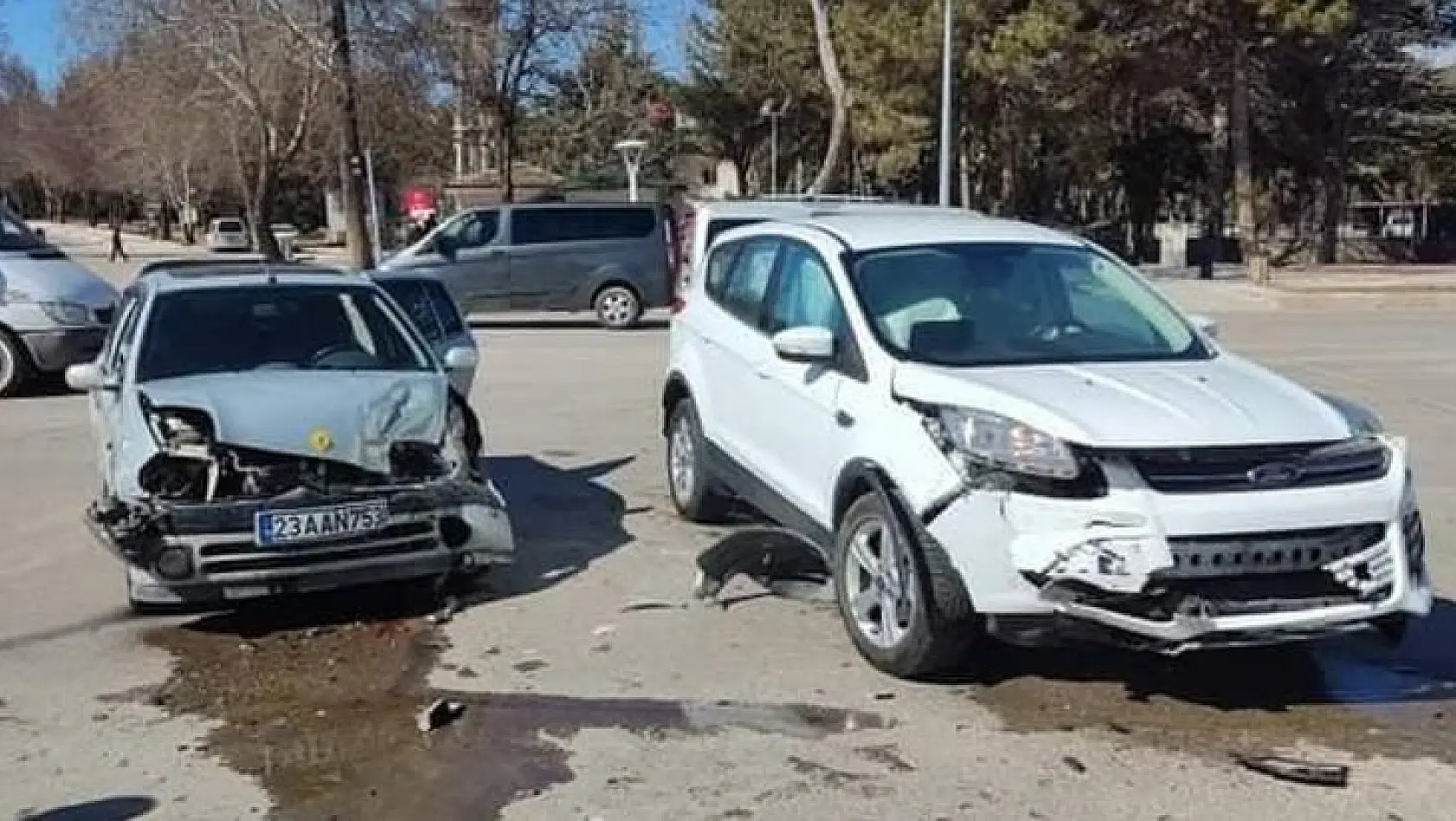 Elazığ'da Trafik Kazası: 1 Yaralı!