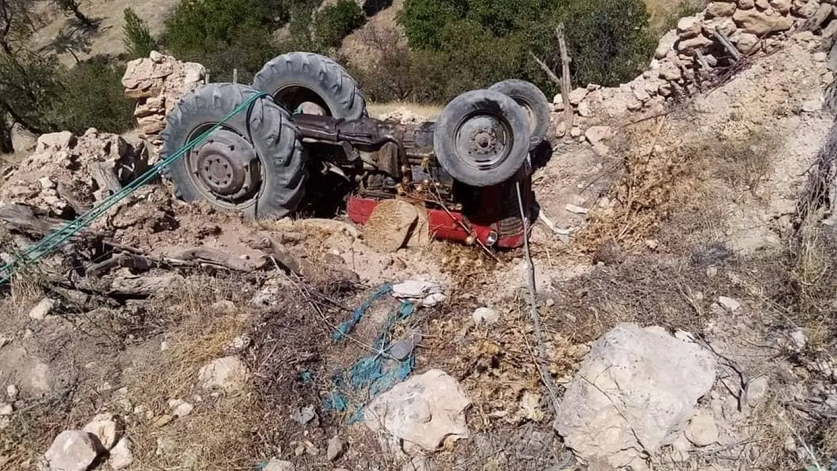 Elazığ'da Traktör Devrildi:1 Yaralı