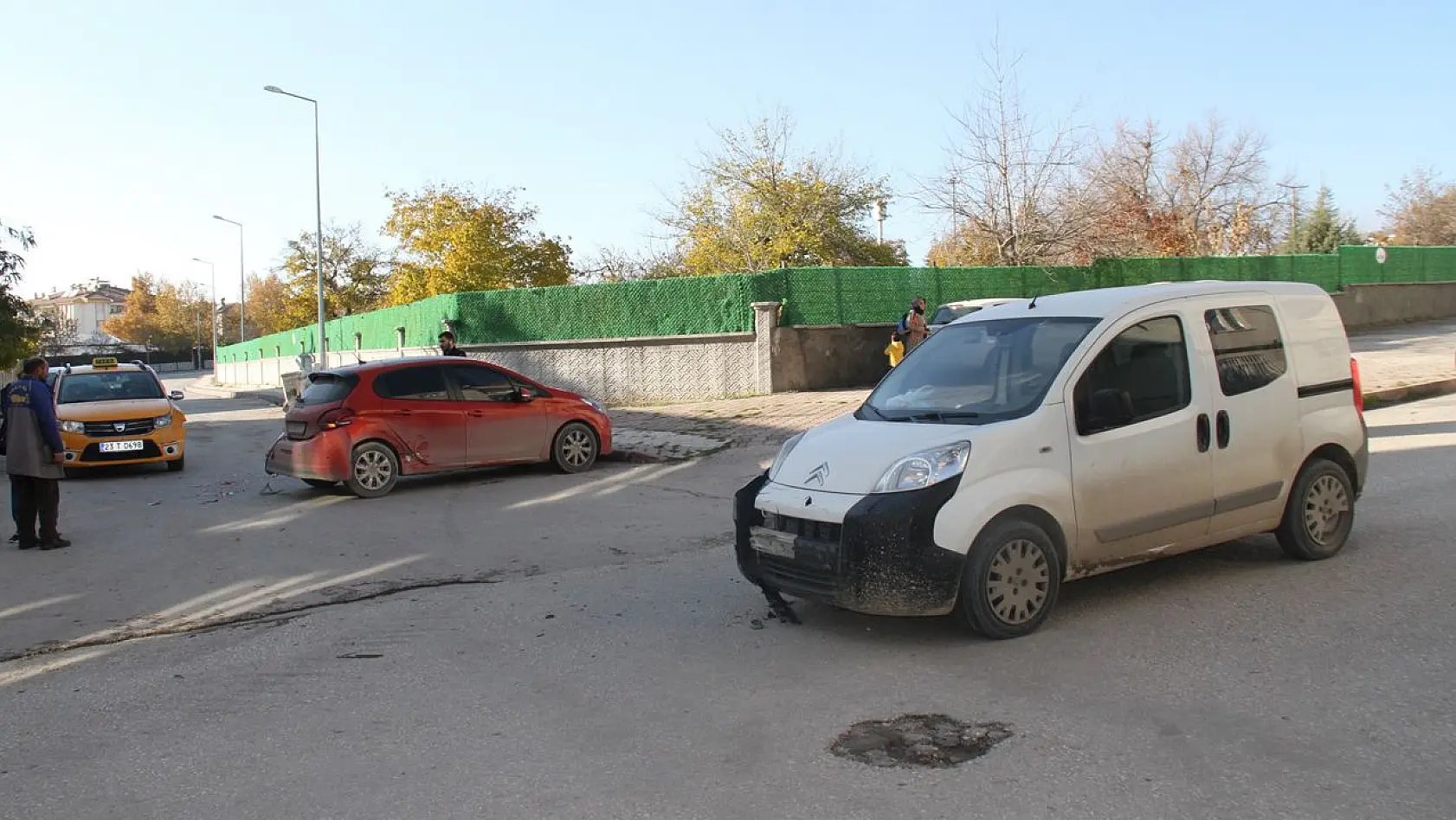 Elazığ'da zincirleme trafik kazası: 1 yaralı