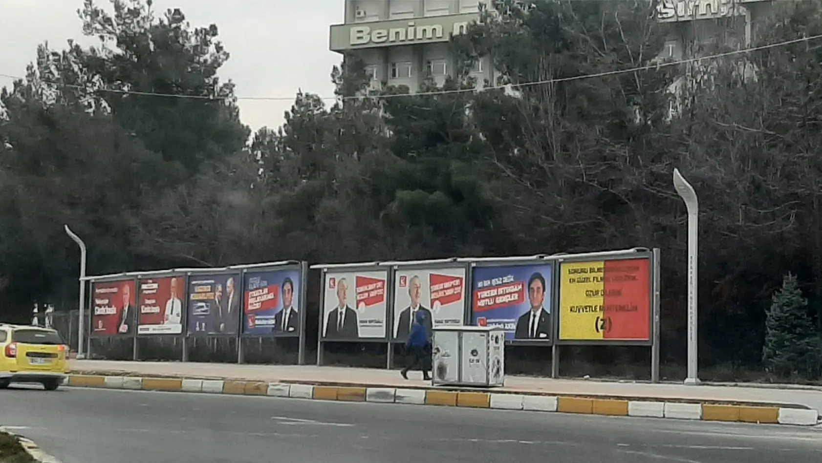 Elazığ'daki Bu Billboardlar, Siyasi Afişleri Gölgede Bıraktı