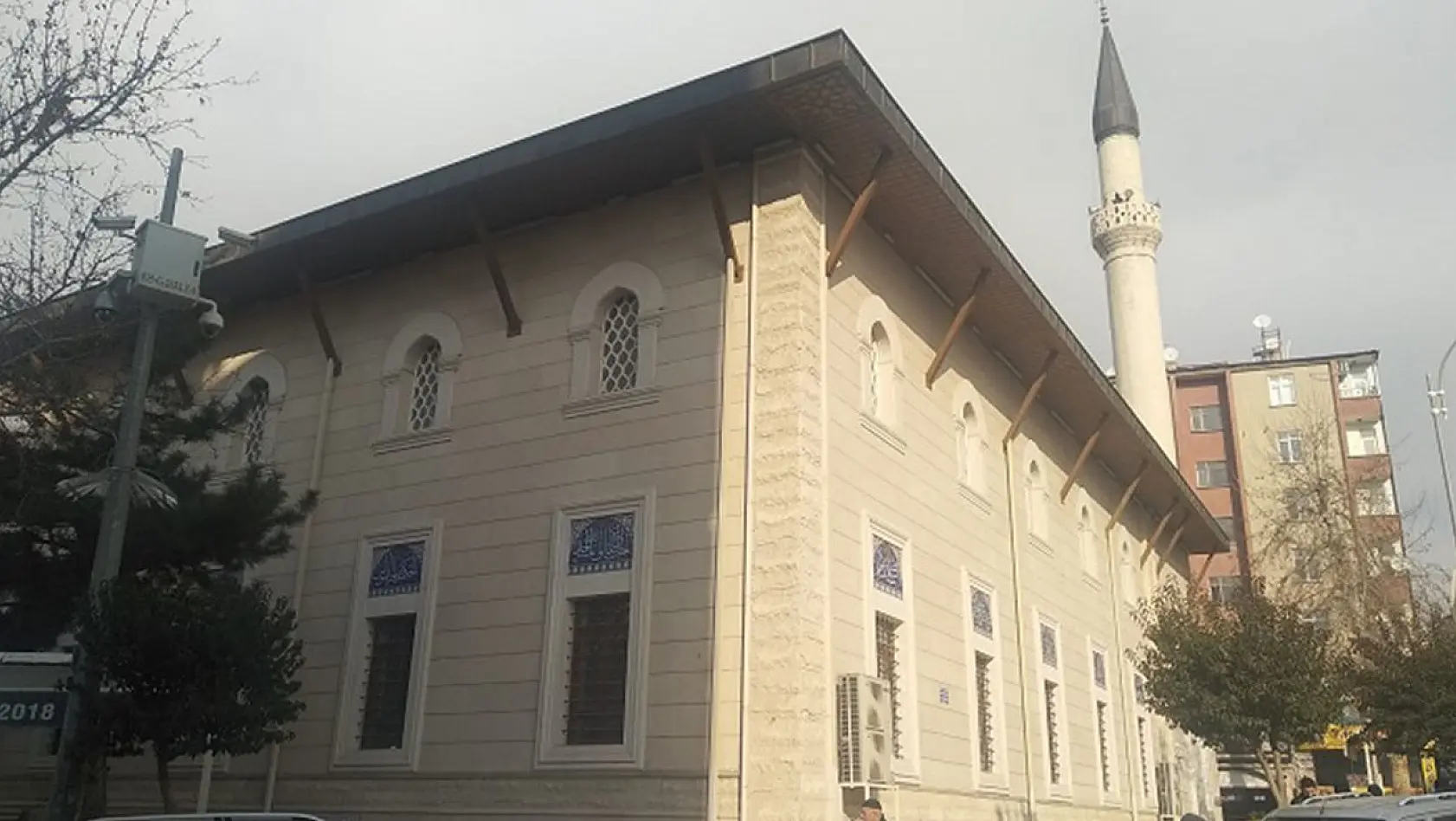 Elazığ Merkezde Bir Cami İbadete Kapatıldı 