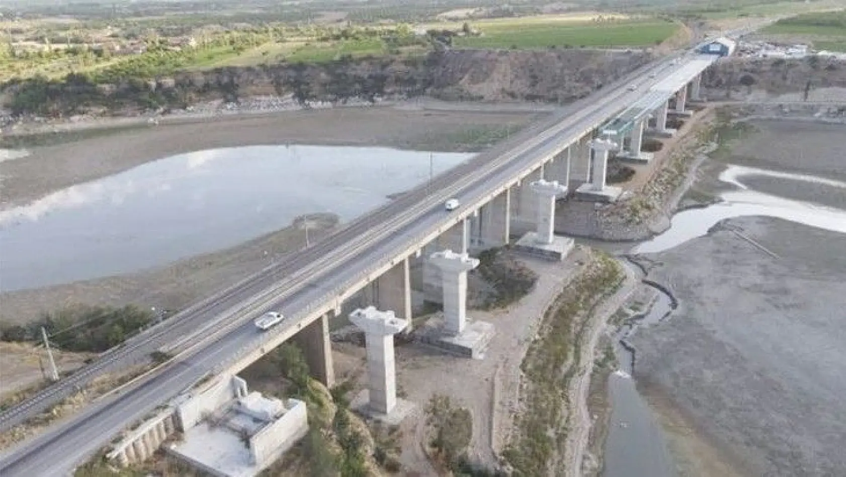 Elazığlı Firma Ziver Holding tarafından yapımı tamamlanan Tohma Köprüsü açılıyor