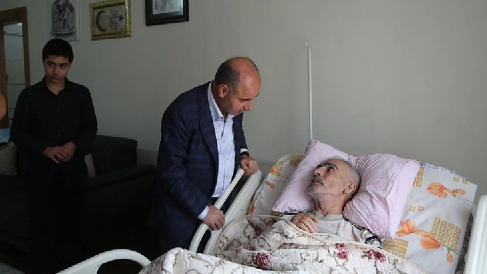 Emniyet Genel Müdürü Aktaş'tan Kahraman Şehit Fethi Sekin'in Babasına Ziyaret