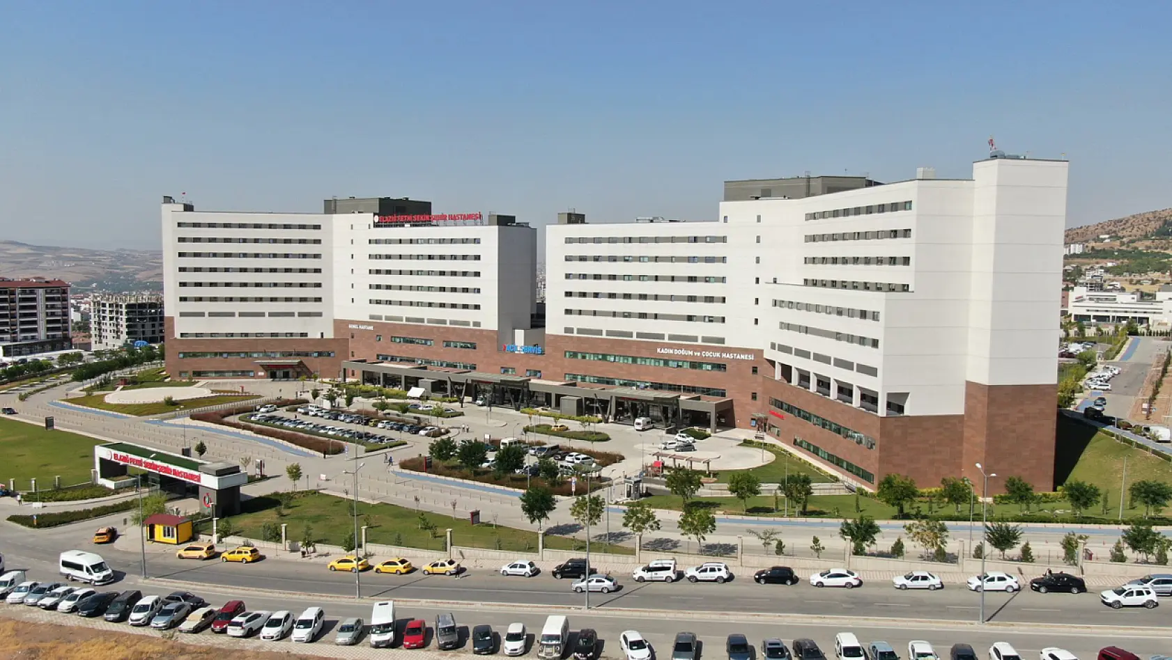 Fethi Sekin Şehir Hastanesi Emin Adımlarla İlerliyor