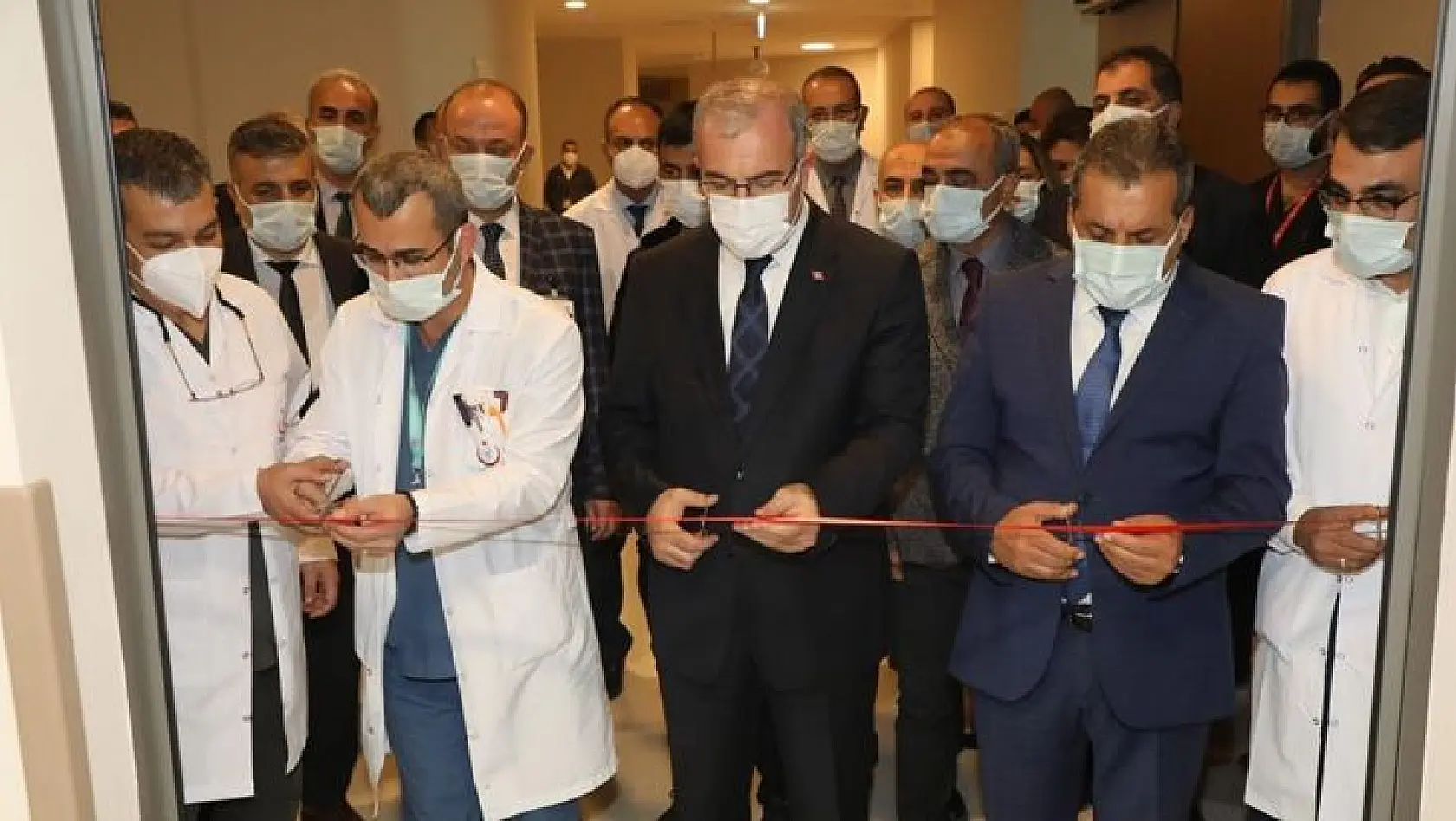 Fethi Sekin Şehir Hastanesinde yeni yoğun bakım servisleri açıldı, kapasite 5 kat arttırıldı