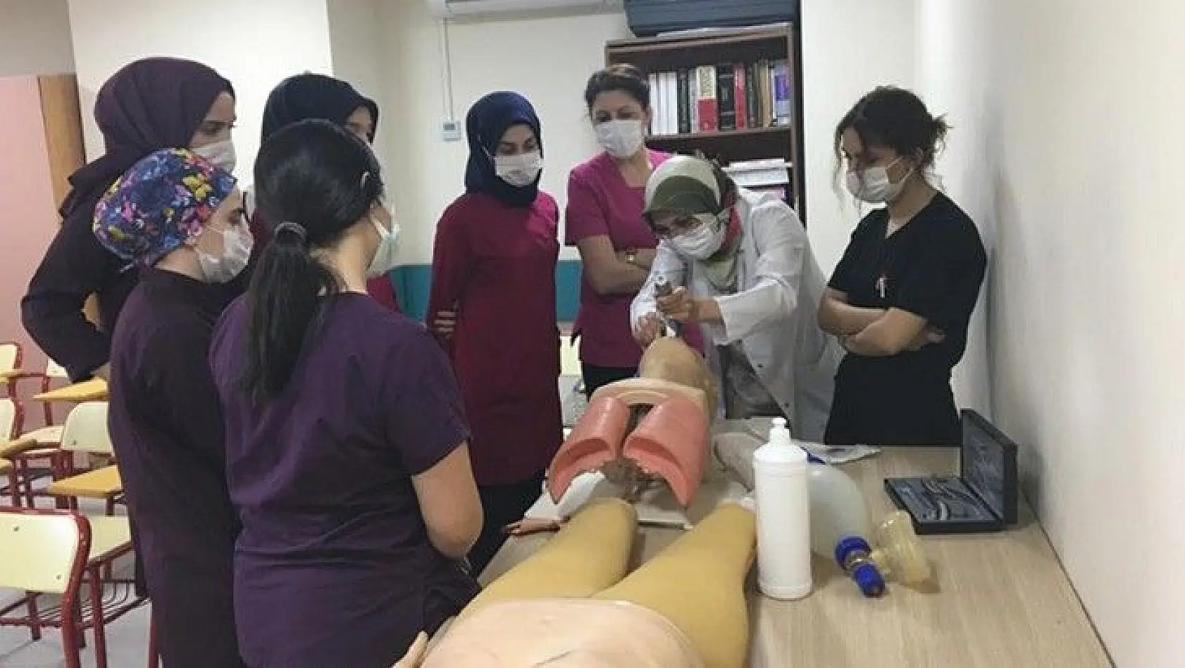 Fırat Üniversitesi Hastanesinde Hizmet İçi Eğitimler Hız Kesmeden Devam Ediyor