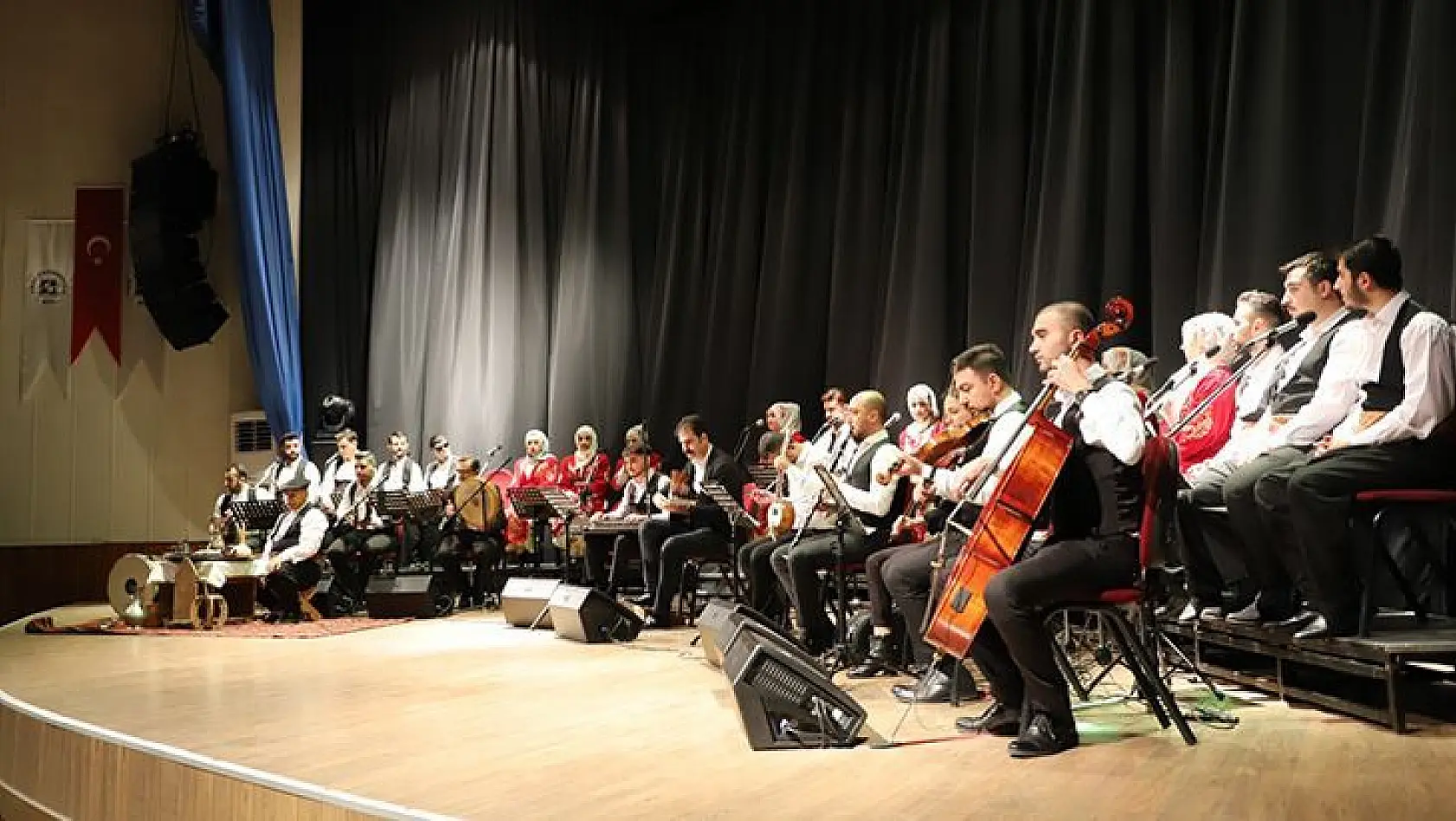Fırat Üniversitesi'nde Gazeteciler Gününe Özel 'Harput Müziği' Konseri Düzenlendi