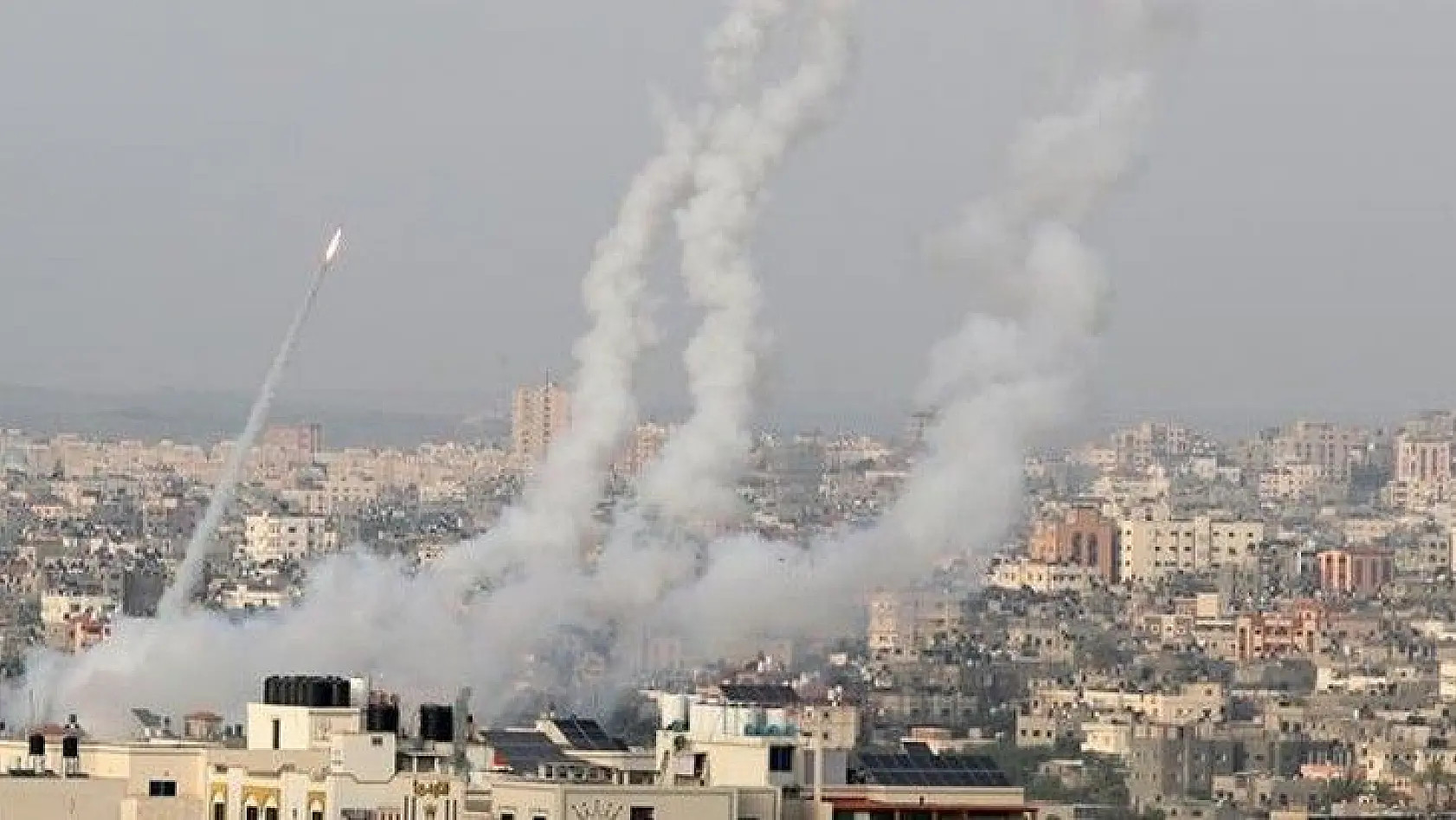 Gazze Roketle Vuruluyor 48 Şehit