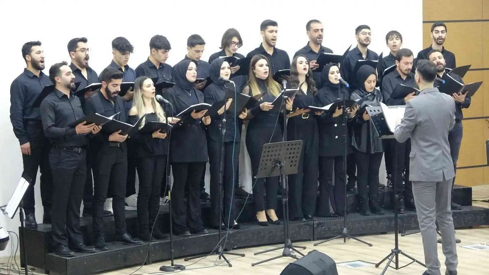 HEM korosundan Türk Sanat Müziği konseri
