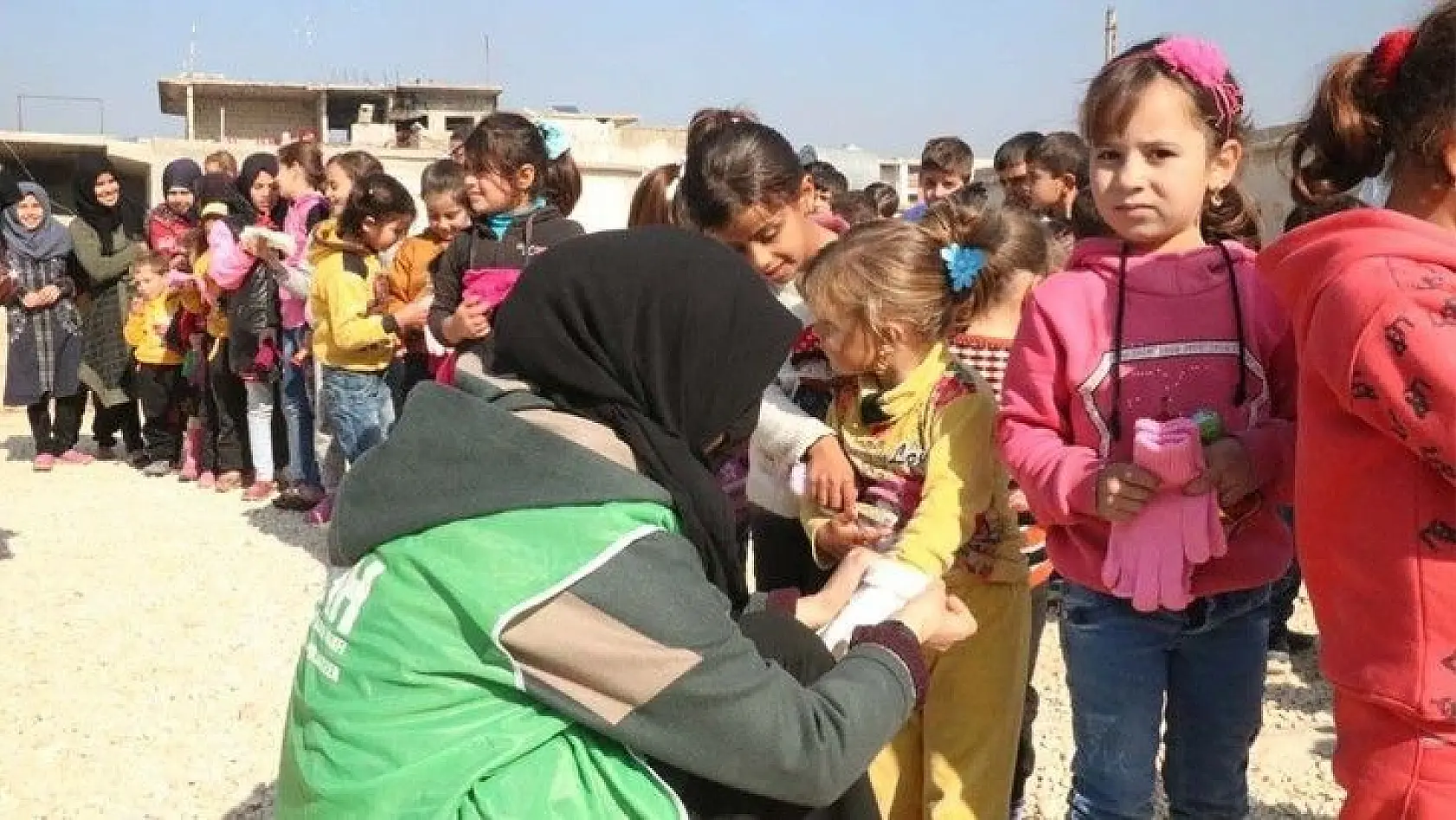 İHH Kadın Kollarından İdlib'e yardım eli