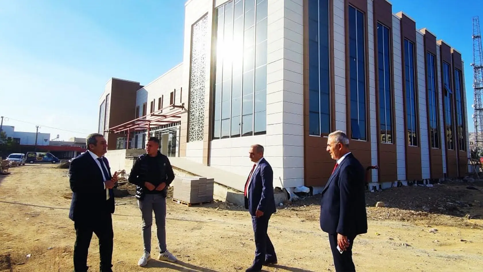 İl Sağlık Müdürü Prof. Dr. Cahit Polat Yapımı Devam Eden Sağlık Tesisi Binalarının inşaat Alanlarını Ziyaret Etti