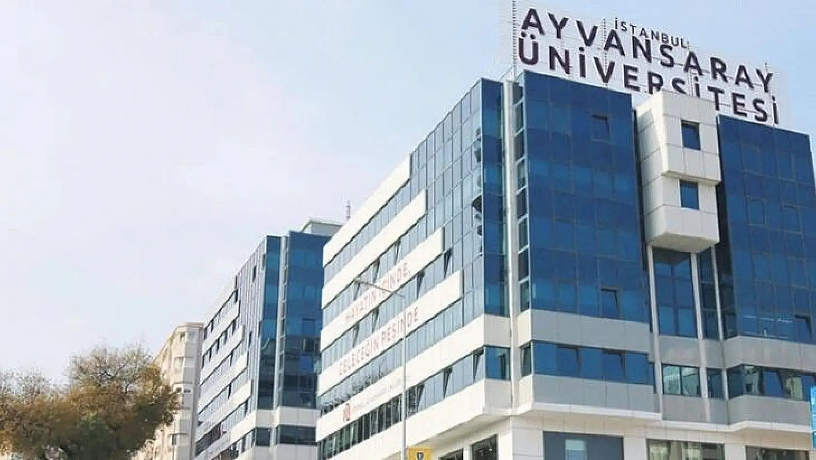 İstanbul Ayvansaray Üniversitesi 12 Araştırma ve Öğretim Görevlisi alıyor