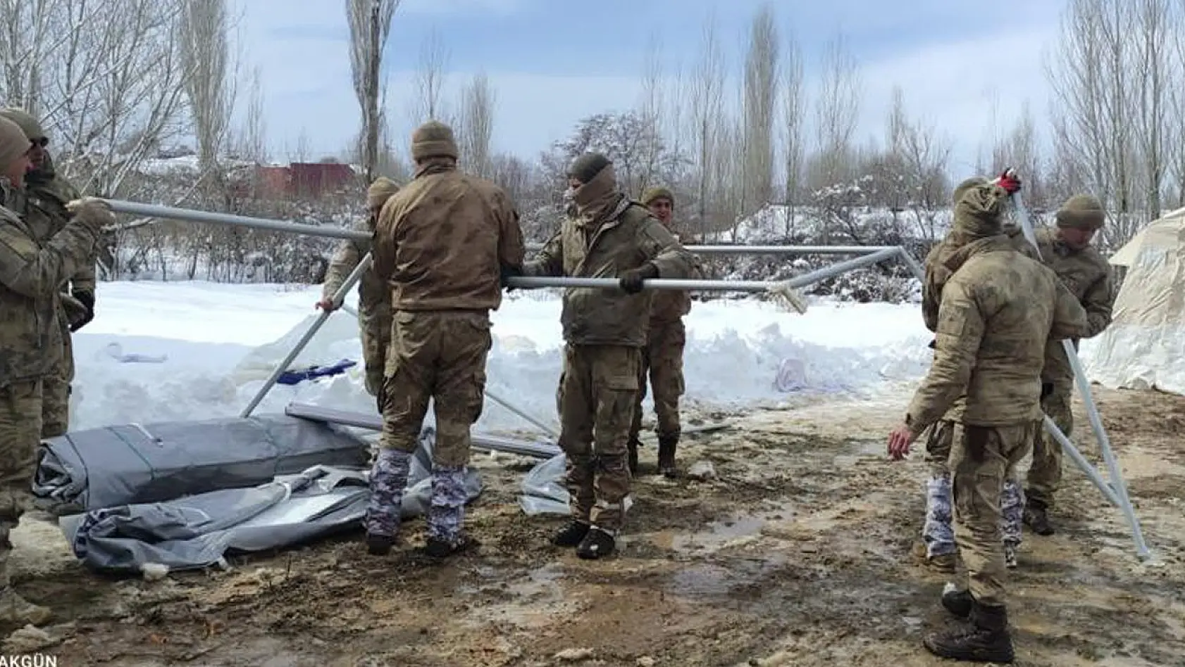Jandarma Deprem Bölgesinde Çalışmalarını Sürdürüyor