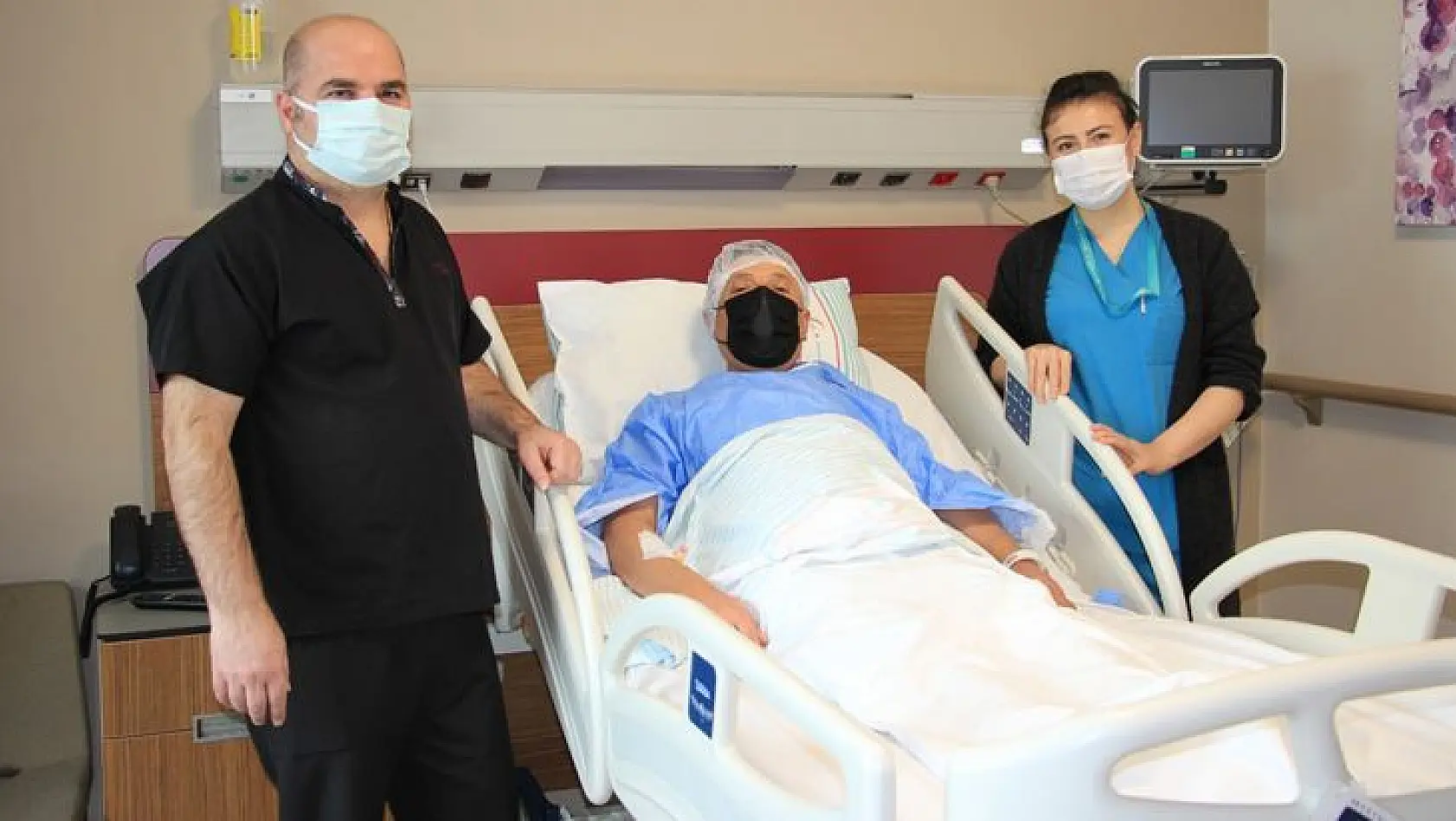 Kalp ve Damar Cerrahisi Uzmanı Op. Dr. Şenol: 'Türkiye'nin ve Dünyanın Dört Bir Yanından Hastalarımız Var'