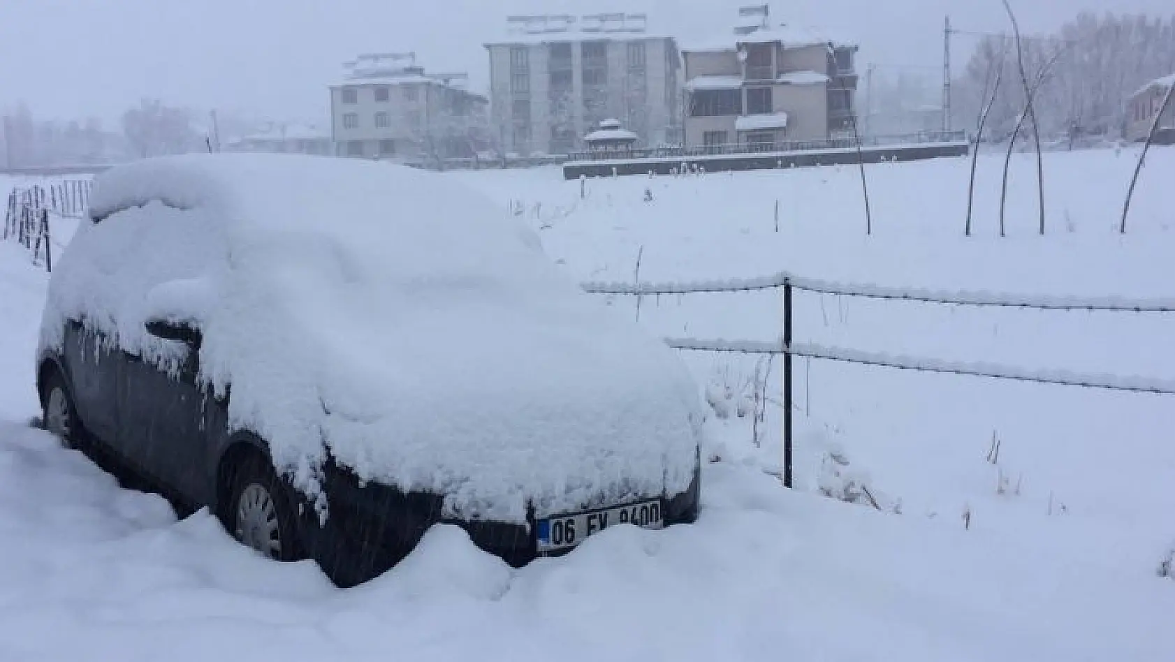 Karlıova'da kar kalınlığı 50 santime ulaştı, 30 köy yolu ulaşıma kapandı
