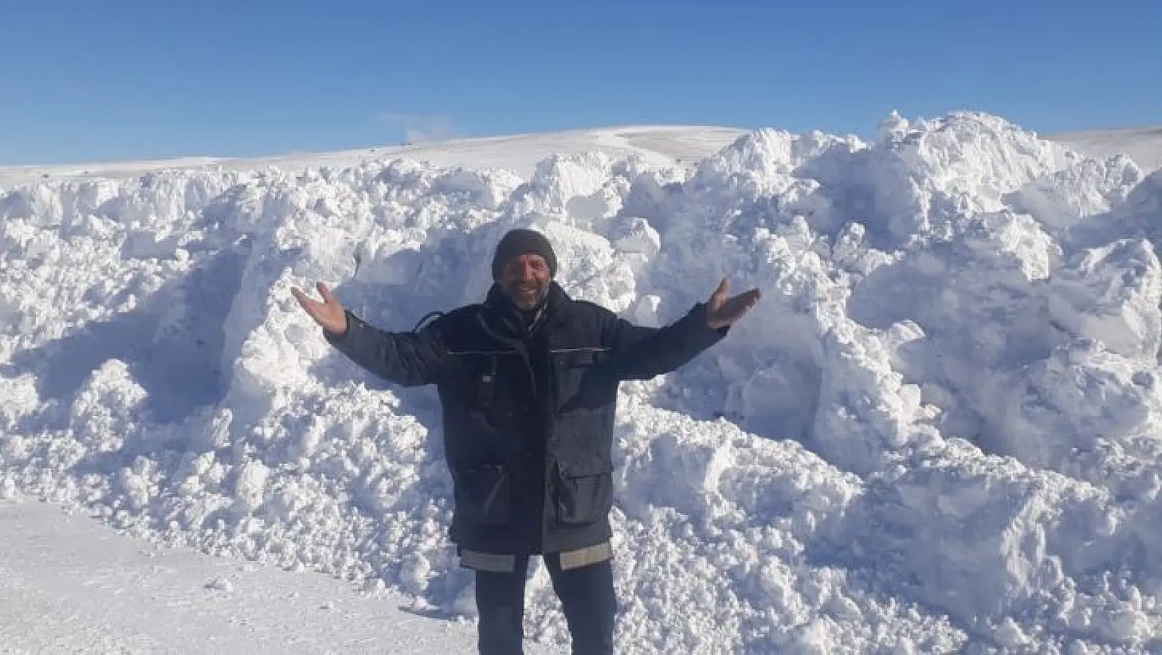 Malatya'da çiftçilerden kar sevinci