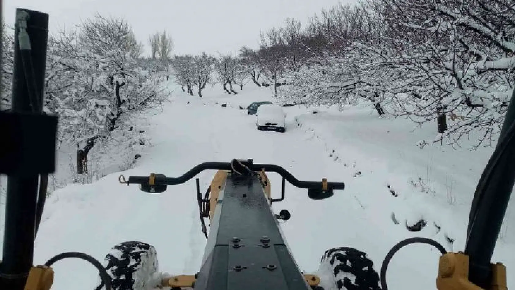 Malatya'da kar nedeniyle 15 köyün yolu kapandı