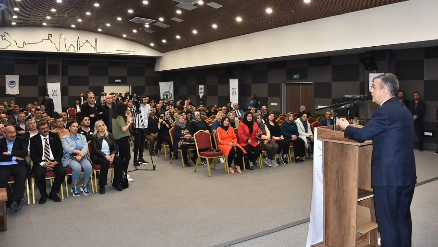 Prof. Dr. Erol Keleş'ten Elazığlıları Heyecanlandıracak Açıklama: Farklı Proje ve Düşüncelerimiz Var