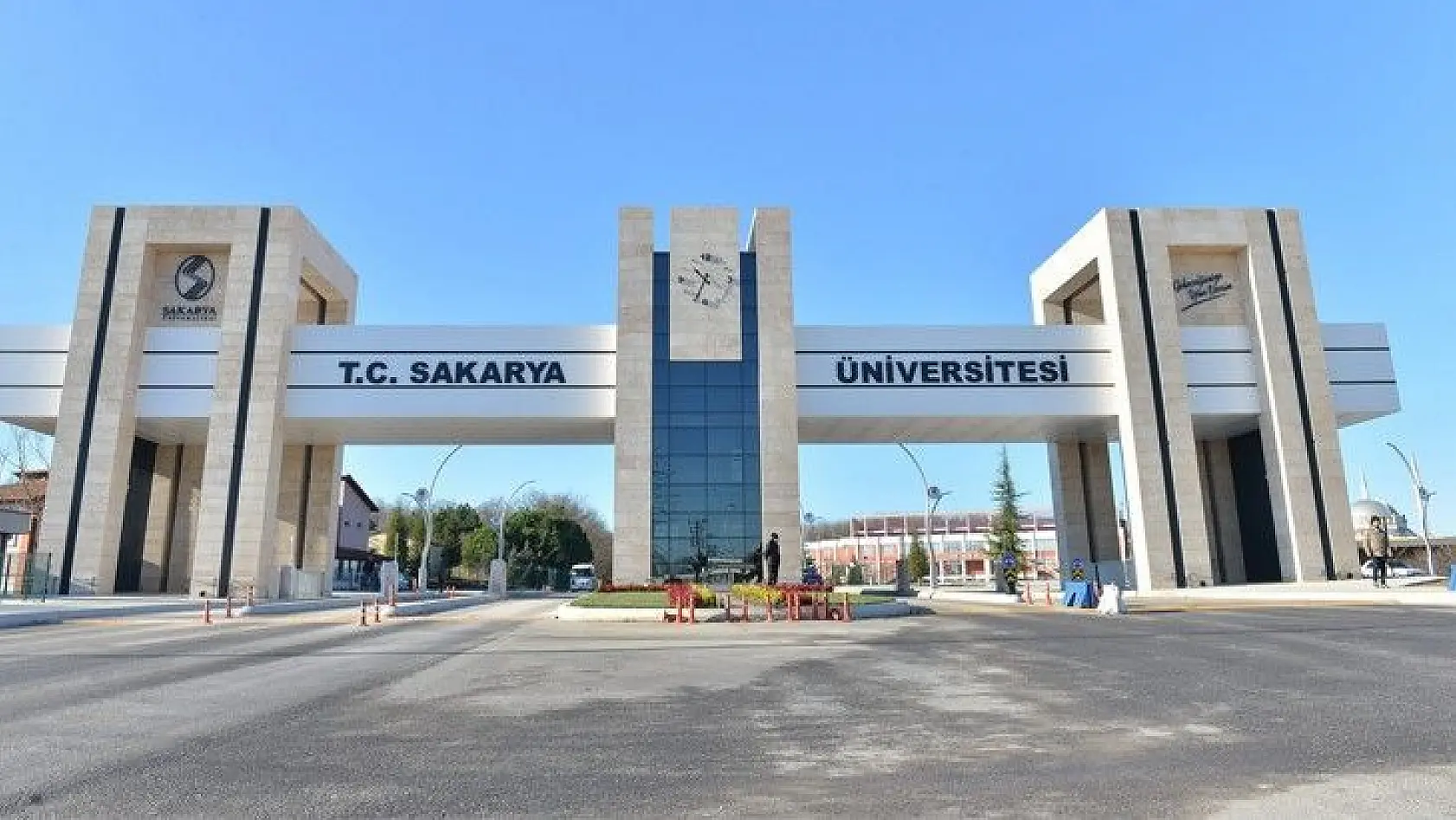 Sakarya Üniversitesi 43 Öğretim Üyesi alıyor