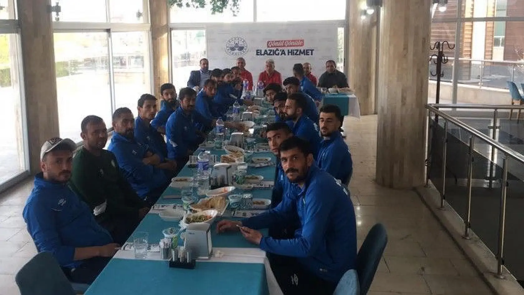 Şerifoğulları, Viranşehir Belediyespor'u yemekte ağırladı