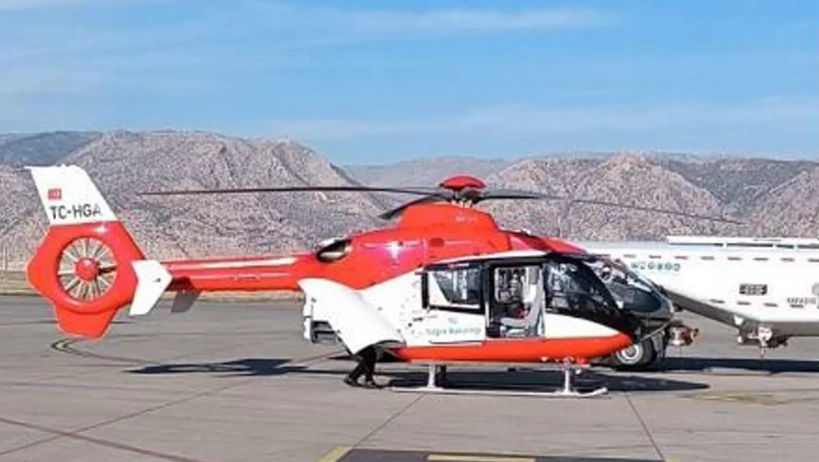 Şırnak'ta Ambulans Helikopter  5 Yaşındaki Çocuk İçin Elazığ'a Havalandı
