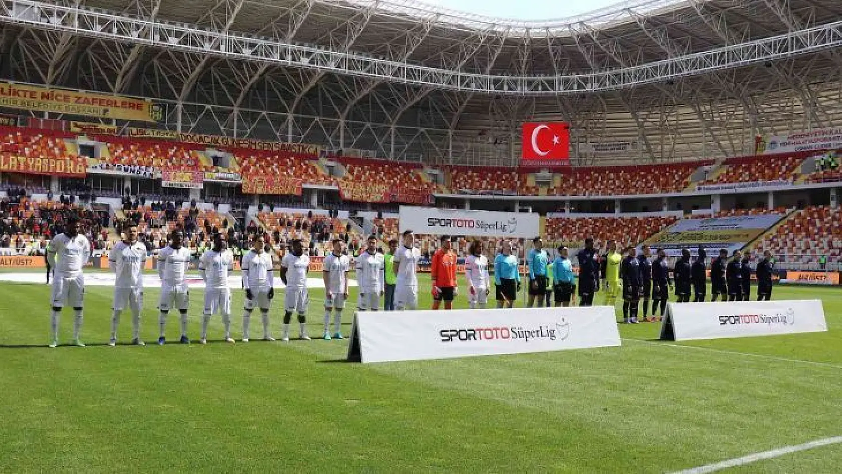 Spor Toto Süper Lig: Yeni Malatyaspor: 0 - Kasımpaşa: 0 (ilk yarı)