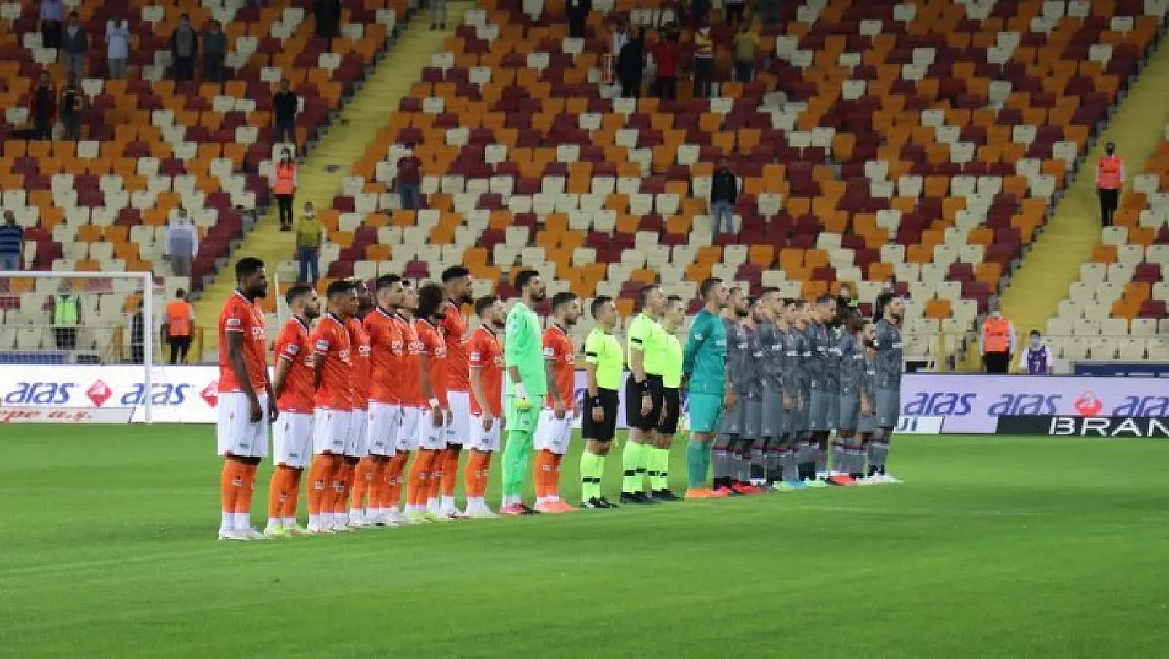 Süper Lig: Yeni Malatyaspor: 3 - Fatih Karagümrük: 2 (İlk yarı)