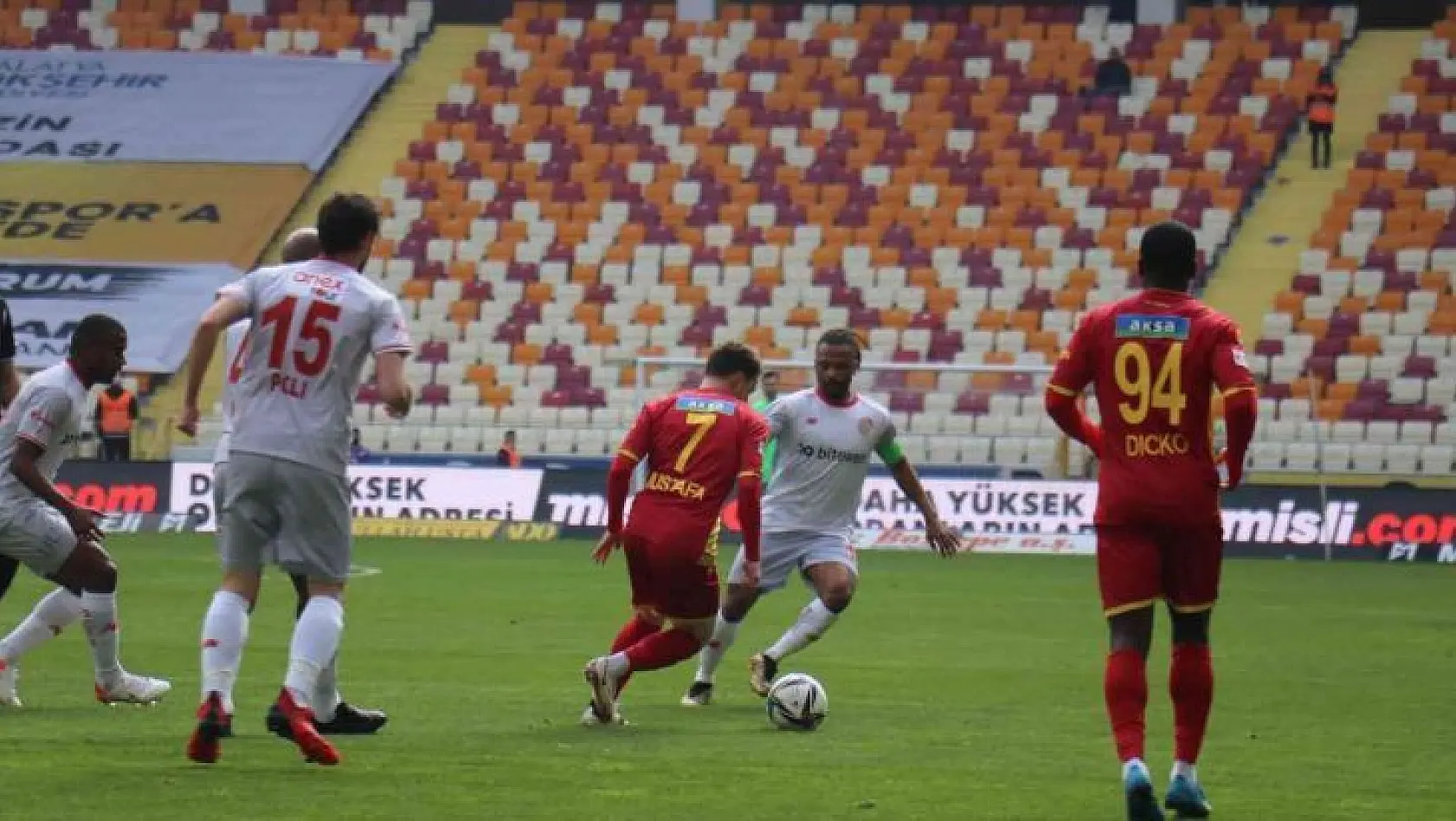 Süper Toto Süper Lig: Yeni Malatyaspor: 0 - Antalyaspor: 1 (İlk yarı)