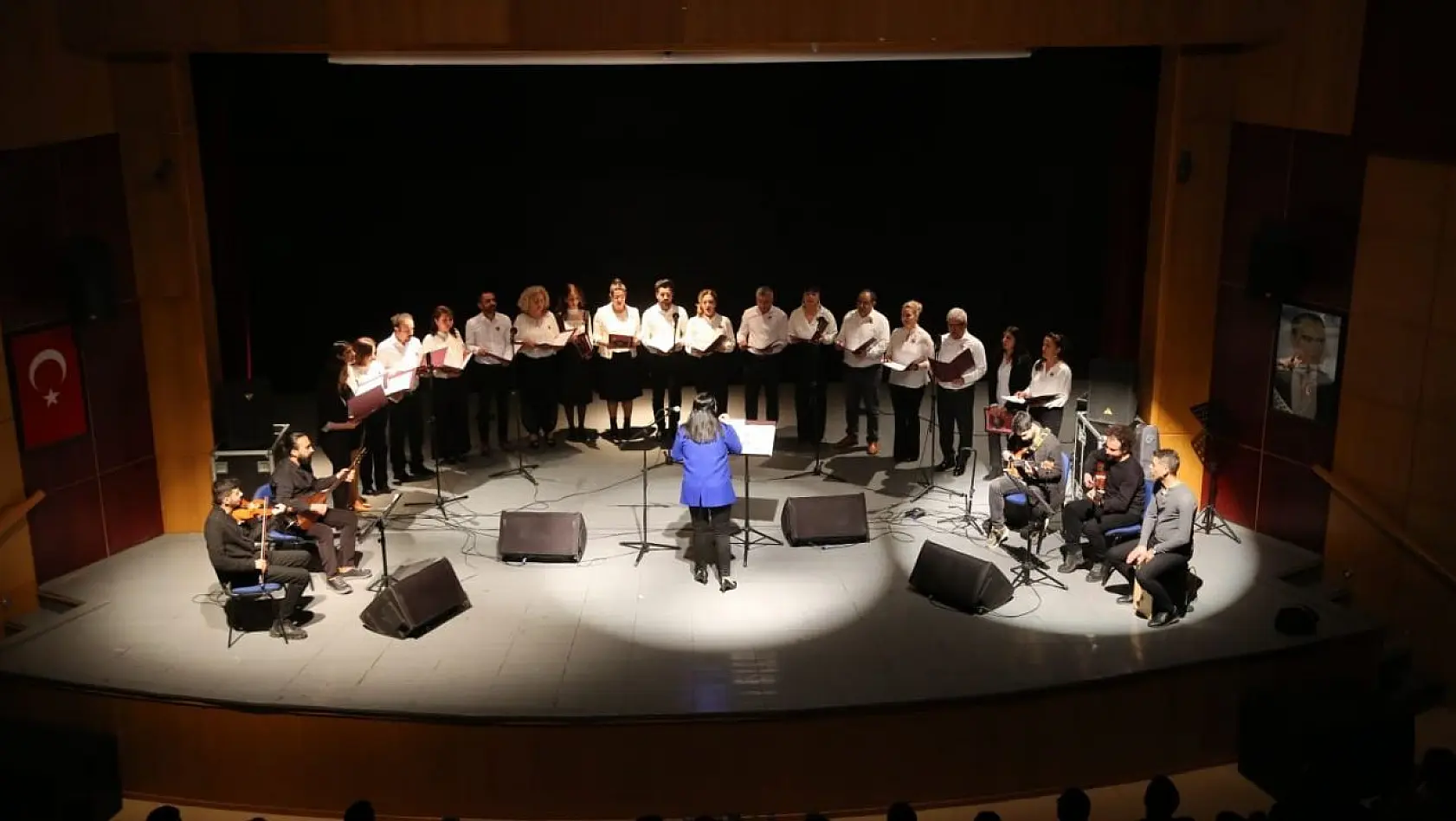 Tunceli'de 'Şarkılar Bizi Söyler Biz de Şarkı Söyleriz' Projesi