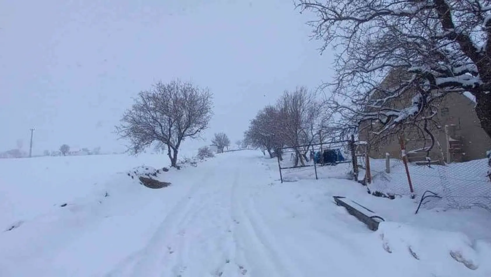 Tunceli'de 250 köy yolu ulaşıma kapandı