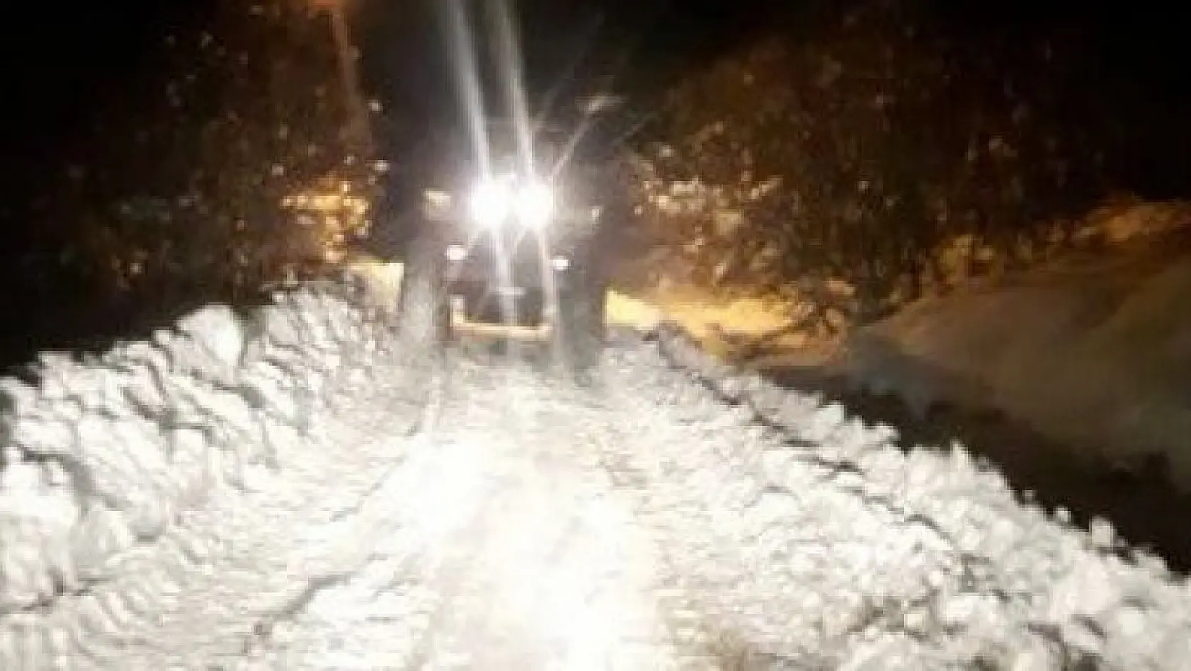 Tunceli'de ekipler karla kaplı köydeki yaralı vatandaş için seferber oldu
