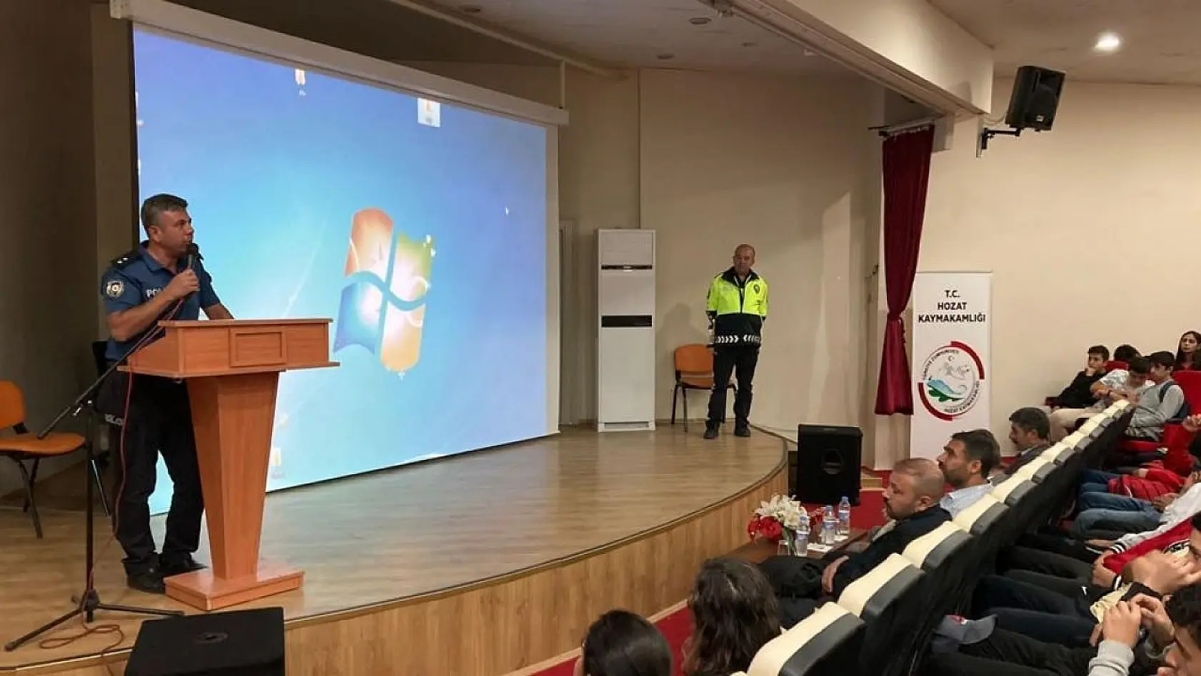 Tunceli'de öğretmen ve öğrencilere 'siber zorbalık' eğitimi