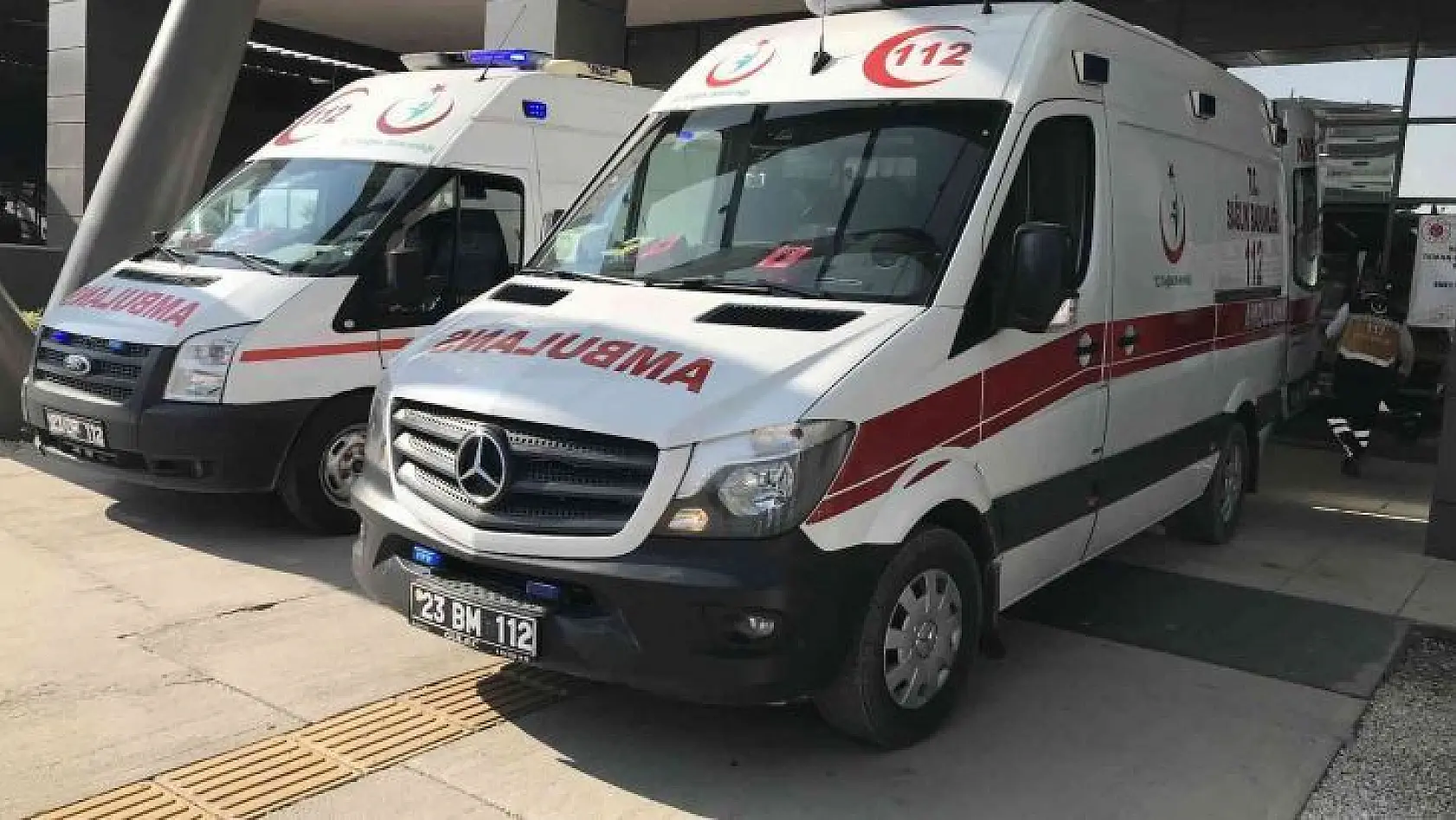 Tunceli'de otomobil şarampole yuvarlandı: 3 yaralı