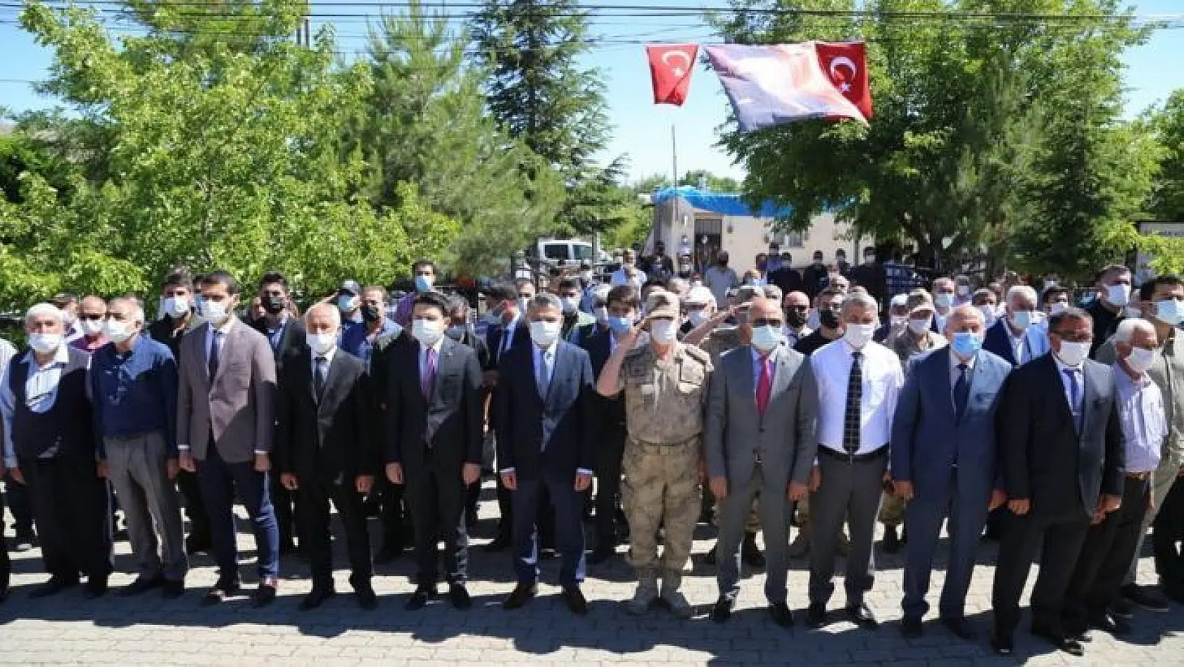 Tunceli'de sivil şehitler için anma töreni