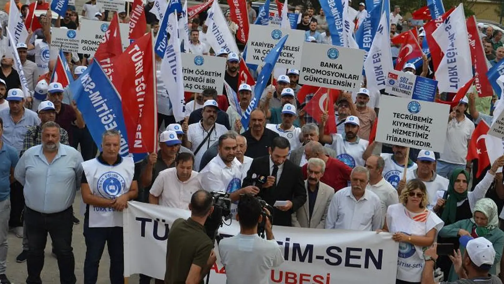 Türk Eğitim Sen Elazığ Şubesi Basın Açıklaması Yaptı