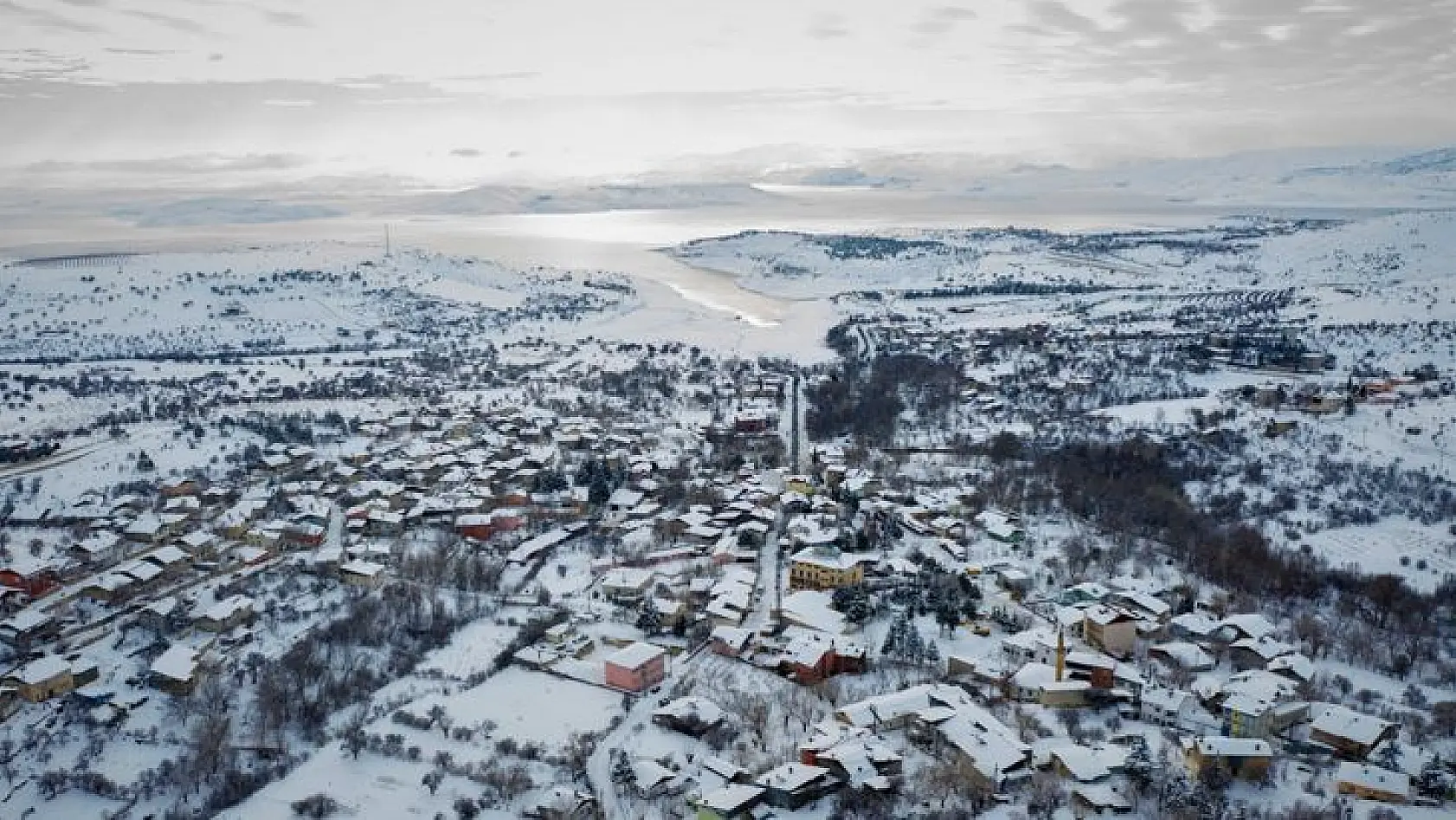 Türkiye'nin En Yaşlı İlçesi Ağın'da Kar Manzarası