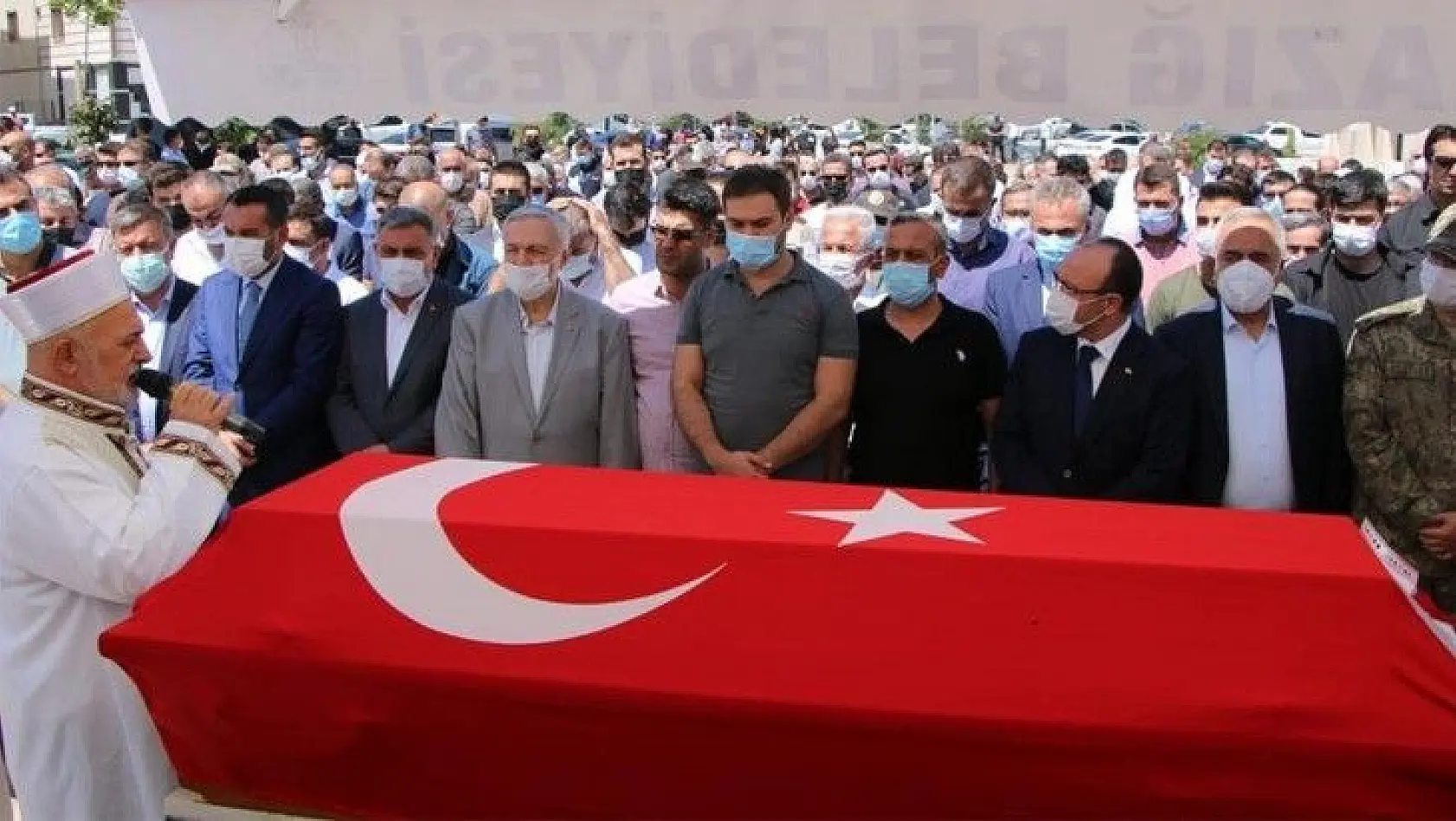 Uçak kazasında hayatını kaybeden Mirzaoğlu Elazığ'da son yolculuğuna uğurlandı