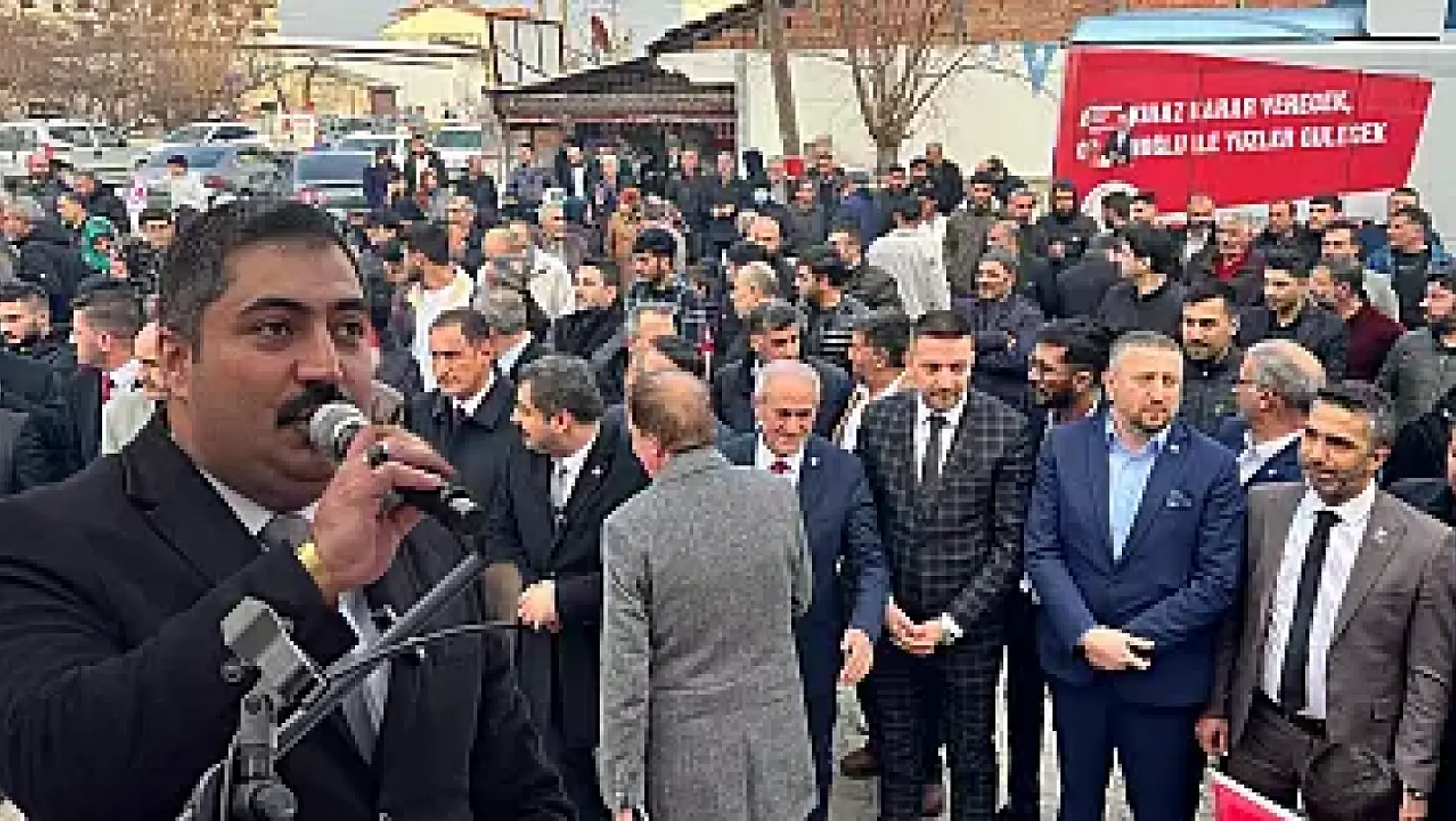 Yazıkonak'ta Zülfü Kartakgül'den Miting Gibi SKM Açılışı