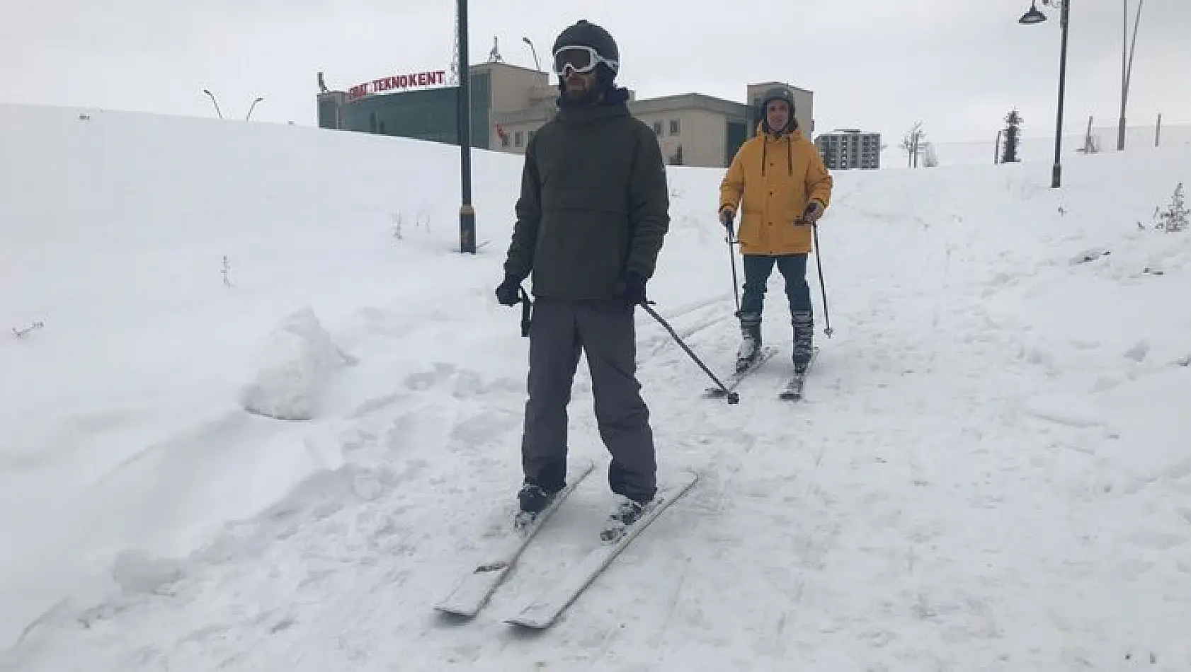 Drone Pisti Kar Yağınca Kayak Pisti Oldu