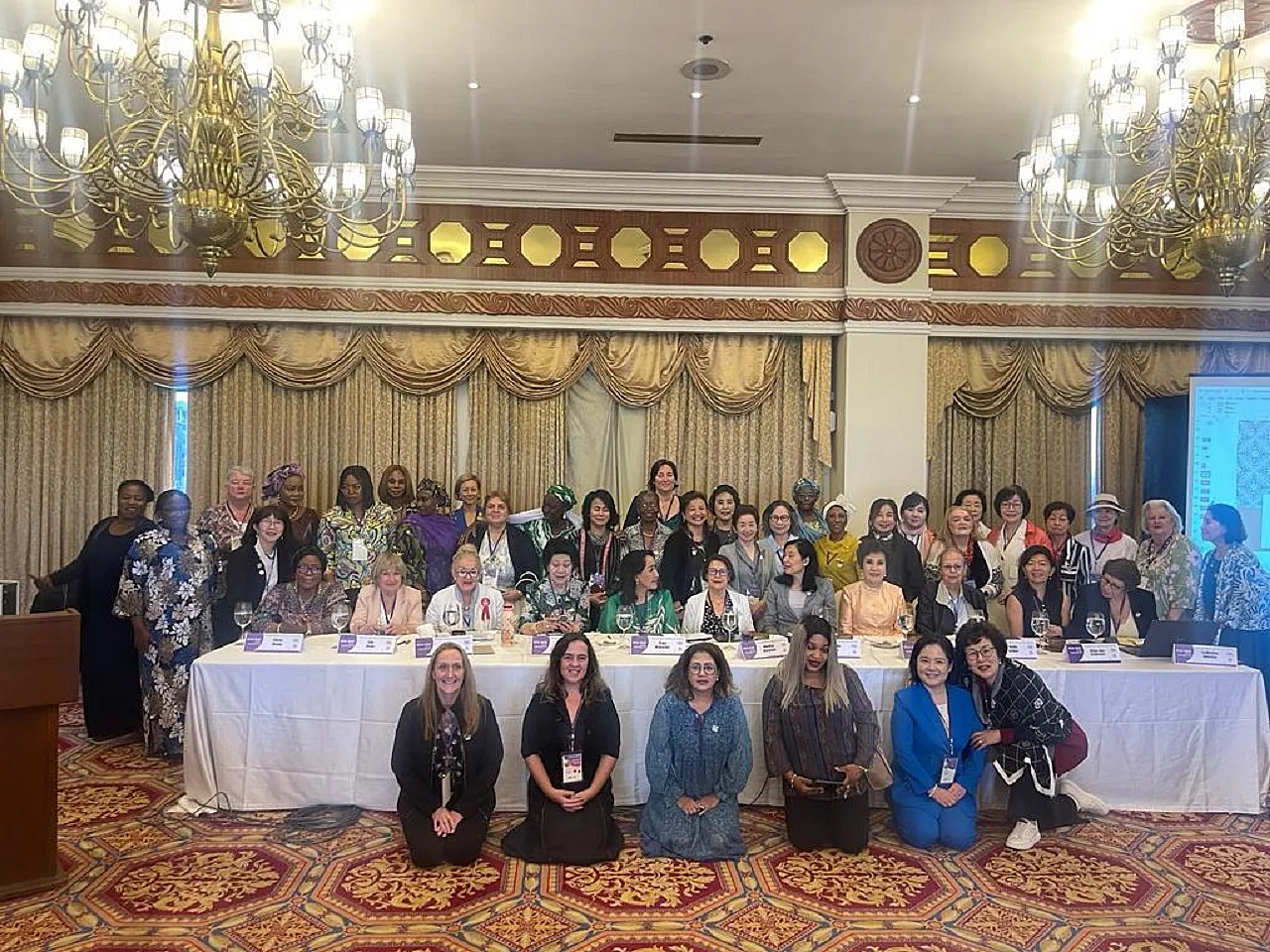 Türk Kadınlar Konseyi Derneği ve TKKD-Elazığ Şubesi Filipinler'de