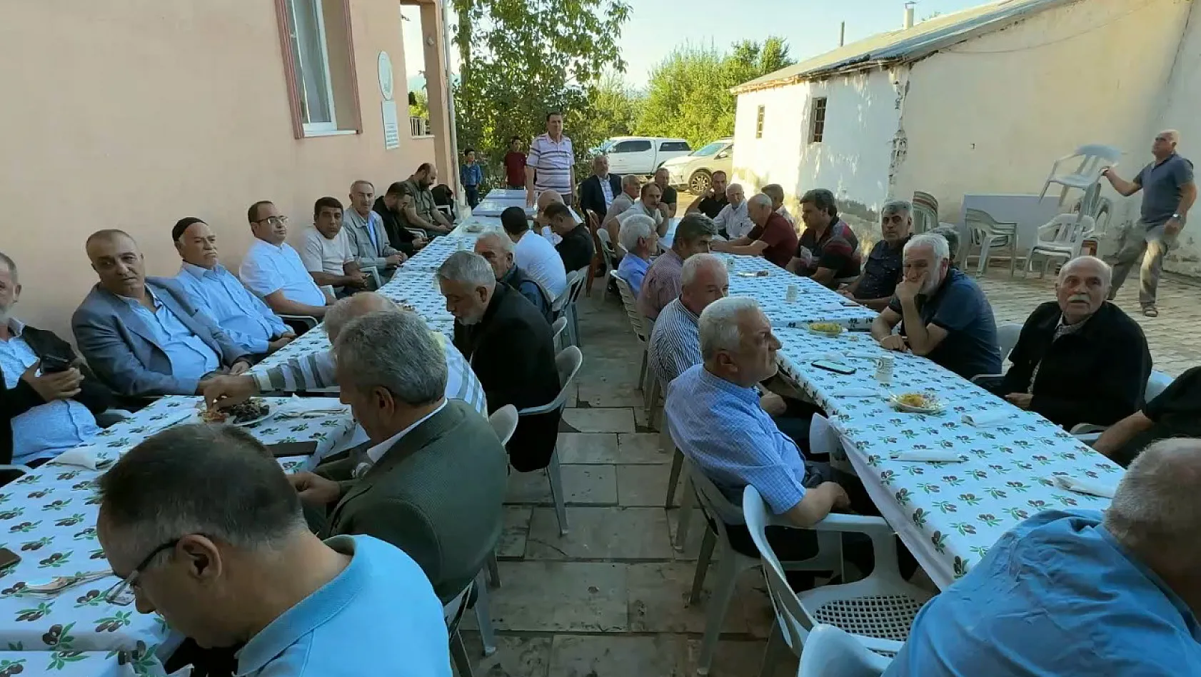 AK Parti Heyeti Korucu Köyünde Muhtarlarla Buluştu
