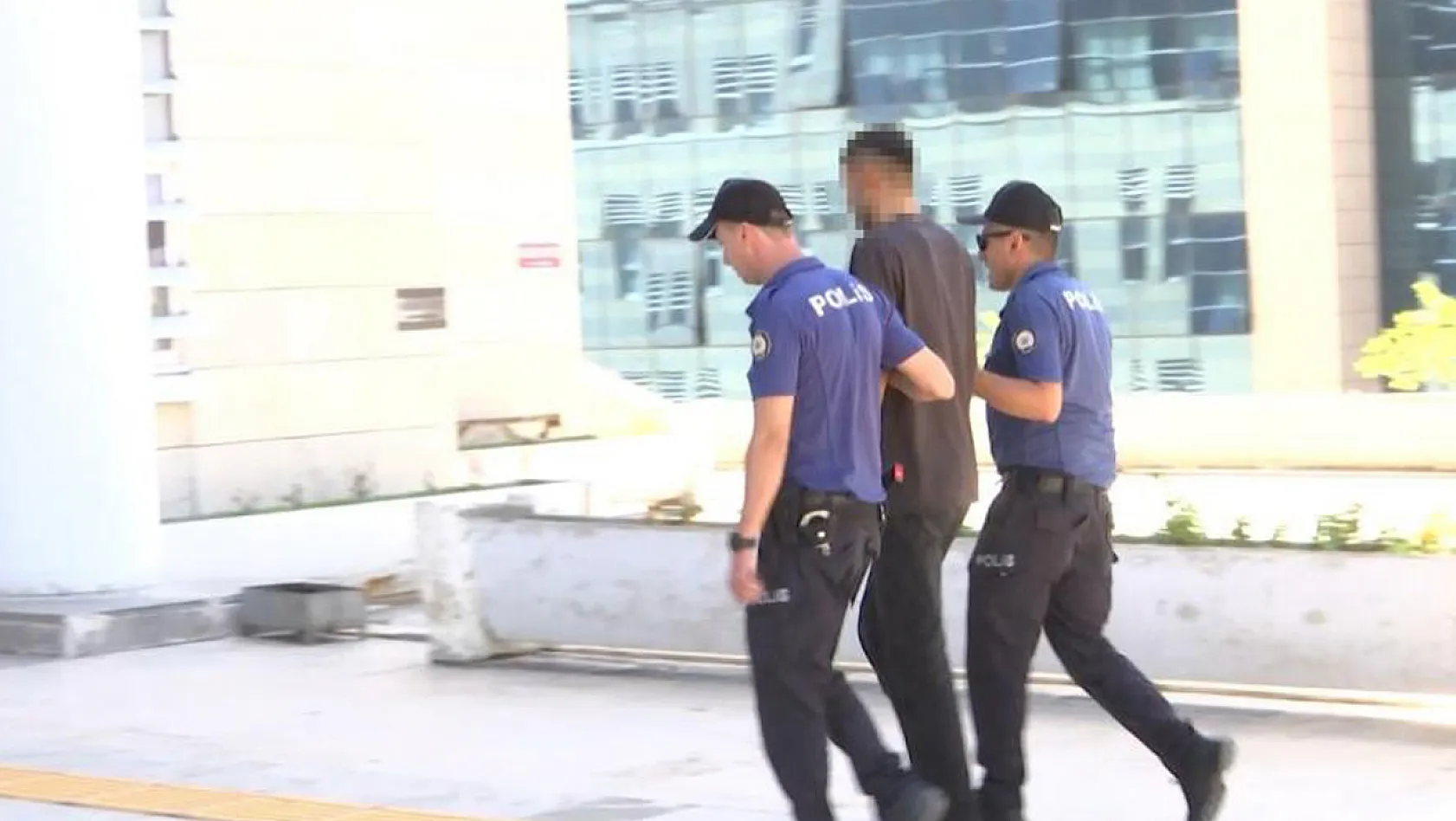 Basın Mensubuna Çekiçle Saldıran Zanlılar Yakalandı