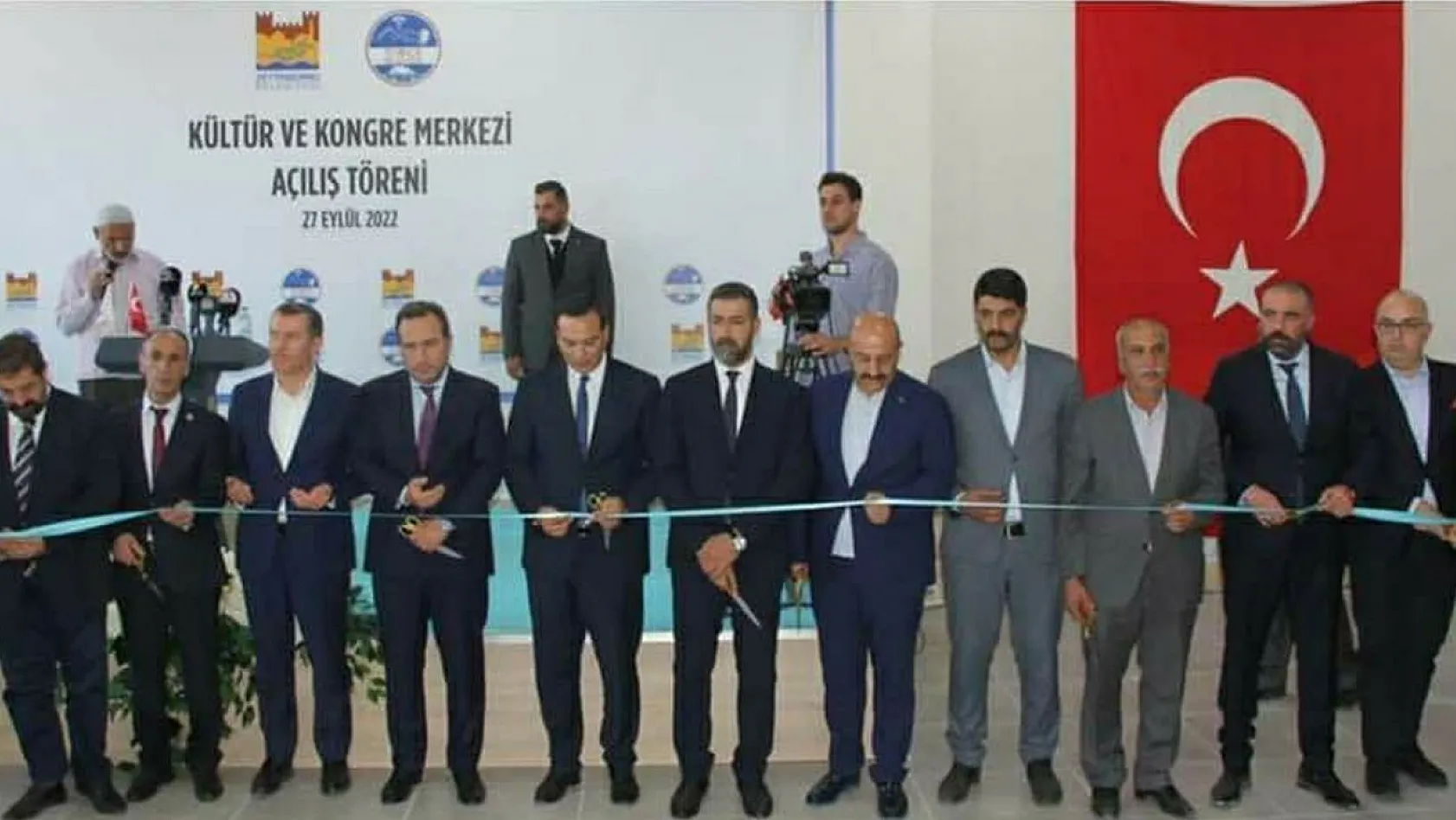 Başkan Işıkver,Sivrice Belediyesi Kültür ve Kongre Merkezinin açılışına katıldı
