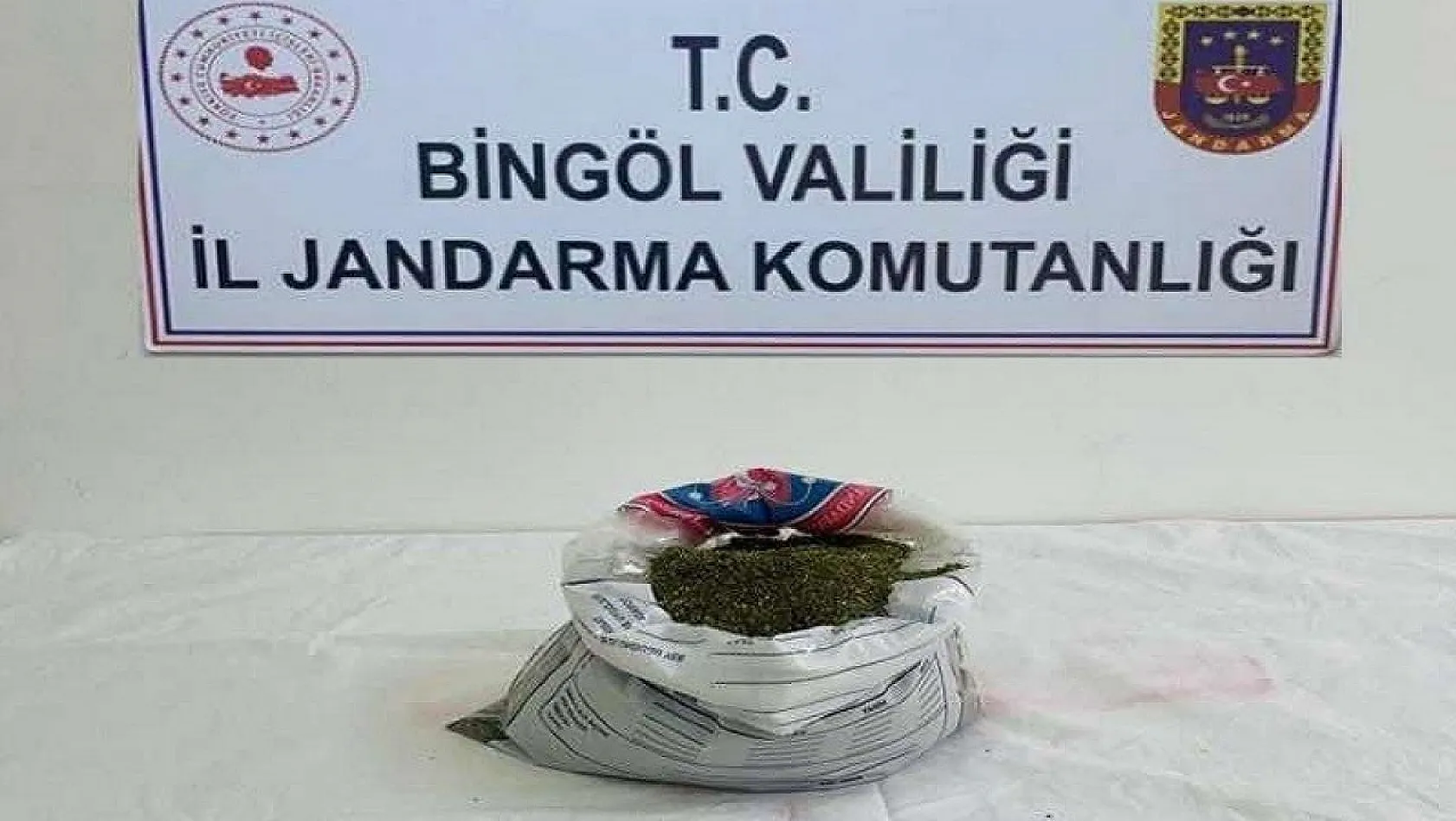 Bingöl'de menfez altında 1 kilo 566 gram uyuşturucu ele geçirildi