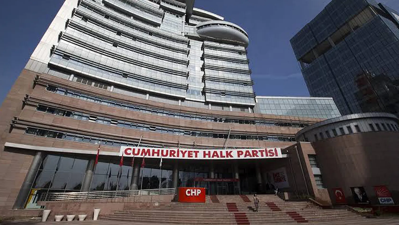 CHP'de Genel Başkanlık Seçimi İkinci Tura Kaldı