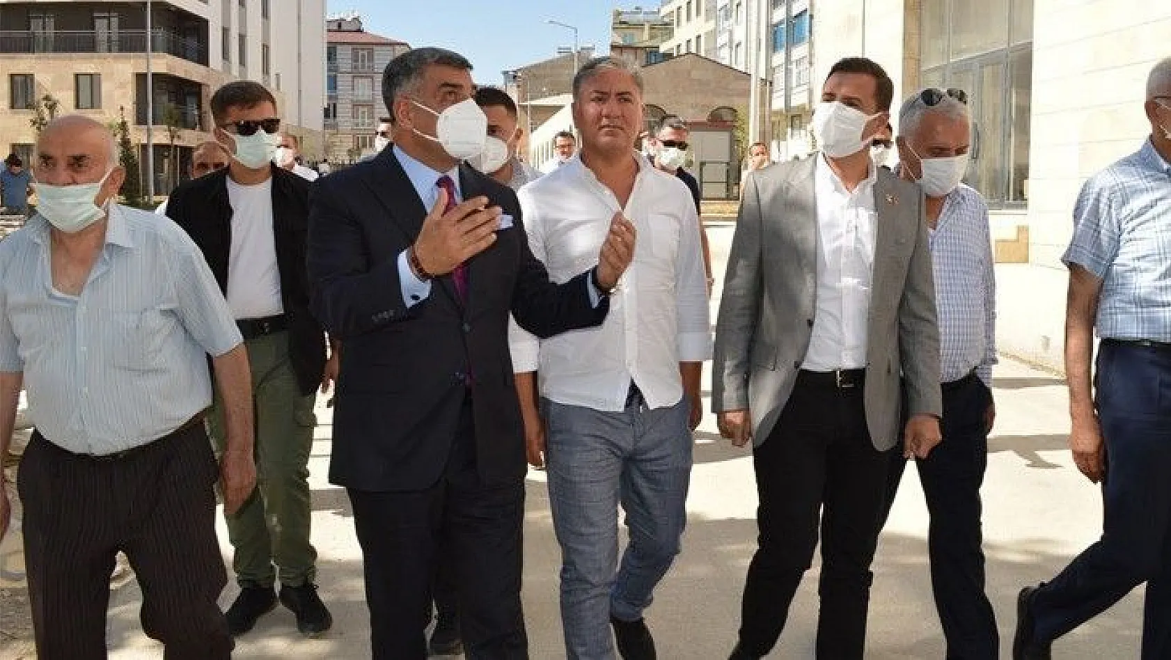 CHP Genel Başkan Yardımcısı Akın, beraberindeki 9 milletvekili ile Elazığ'a geldi