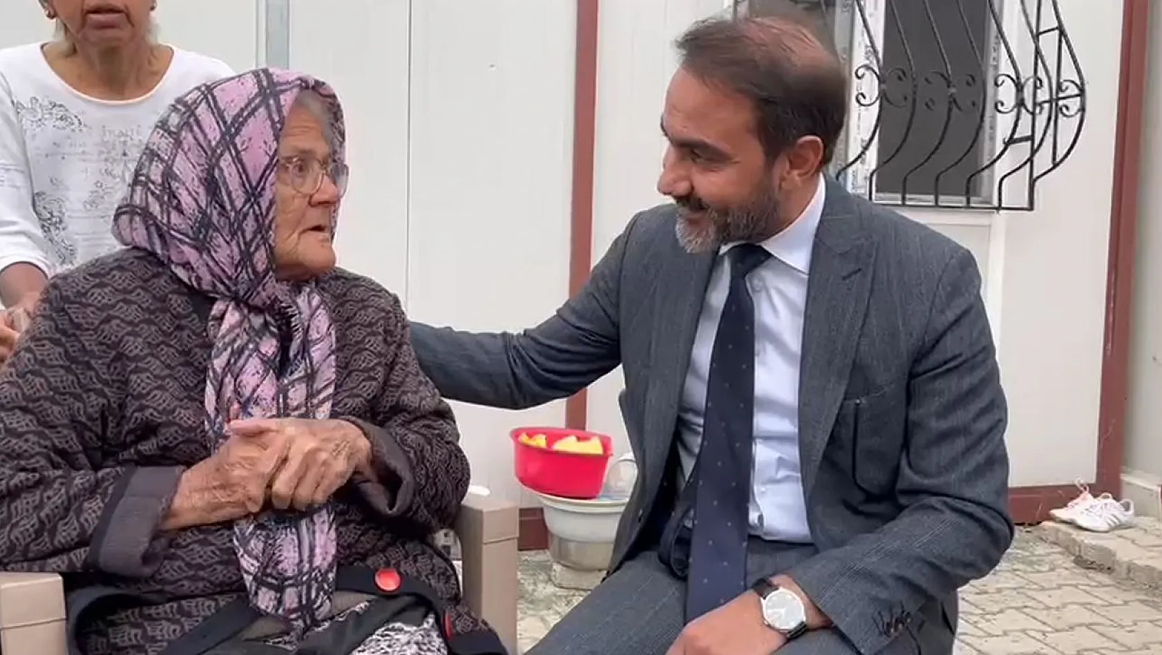 CHP İl Başkanı Duran, Nebahat Teyze'yi Ziyaret Etti