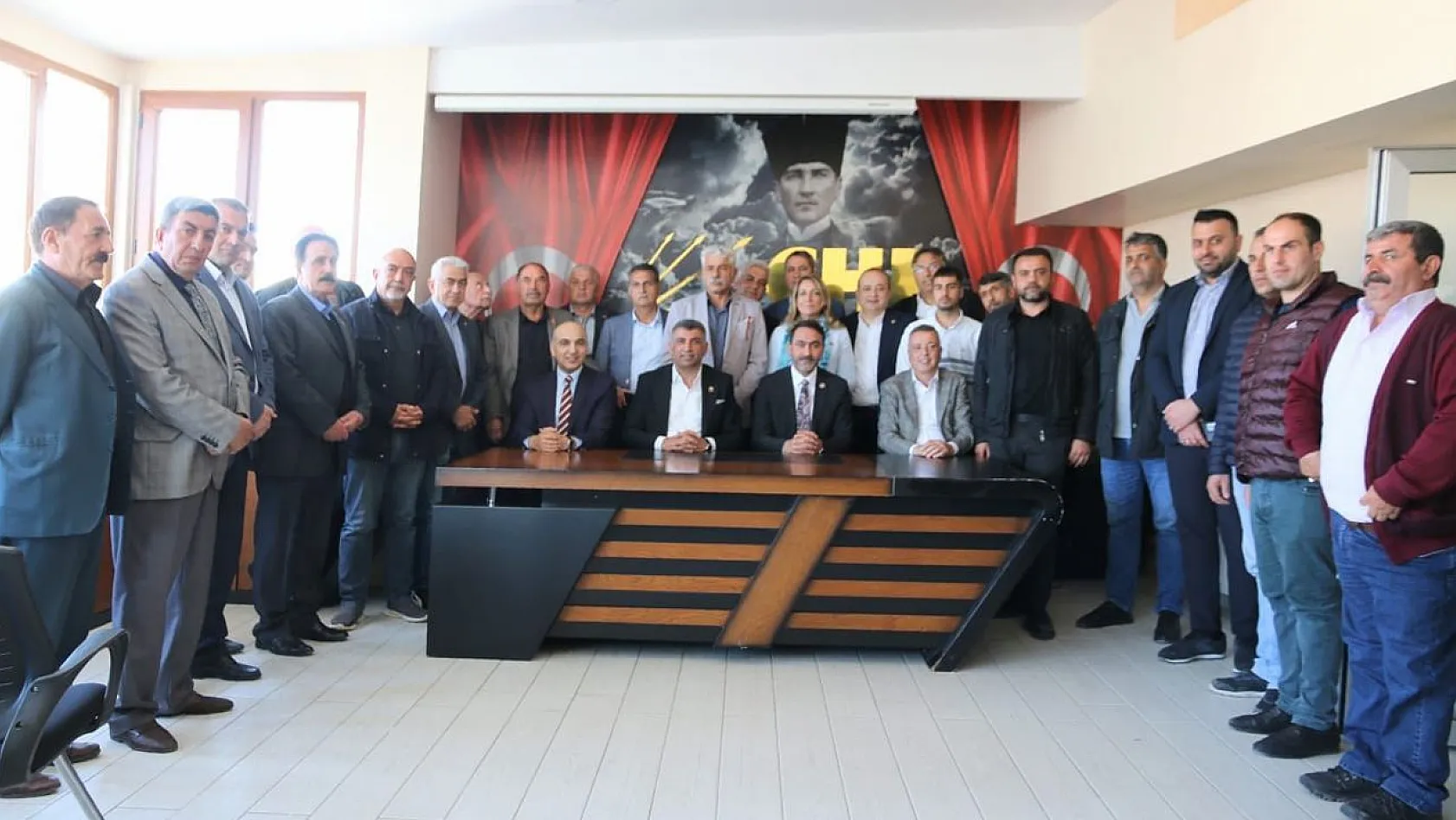 Chp'li İstanbul Belediye Başkanlarından Milletvekili Erol'a Destek
