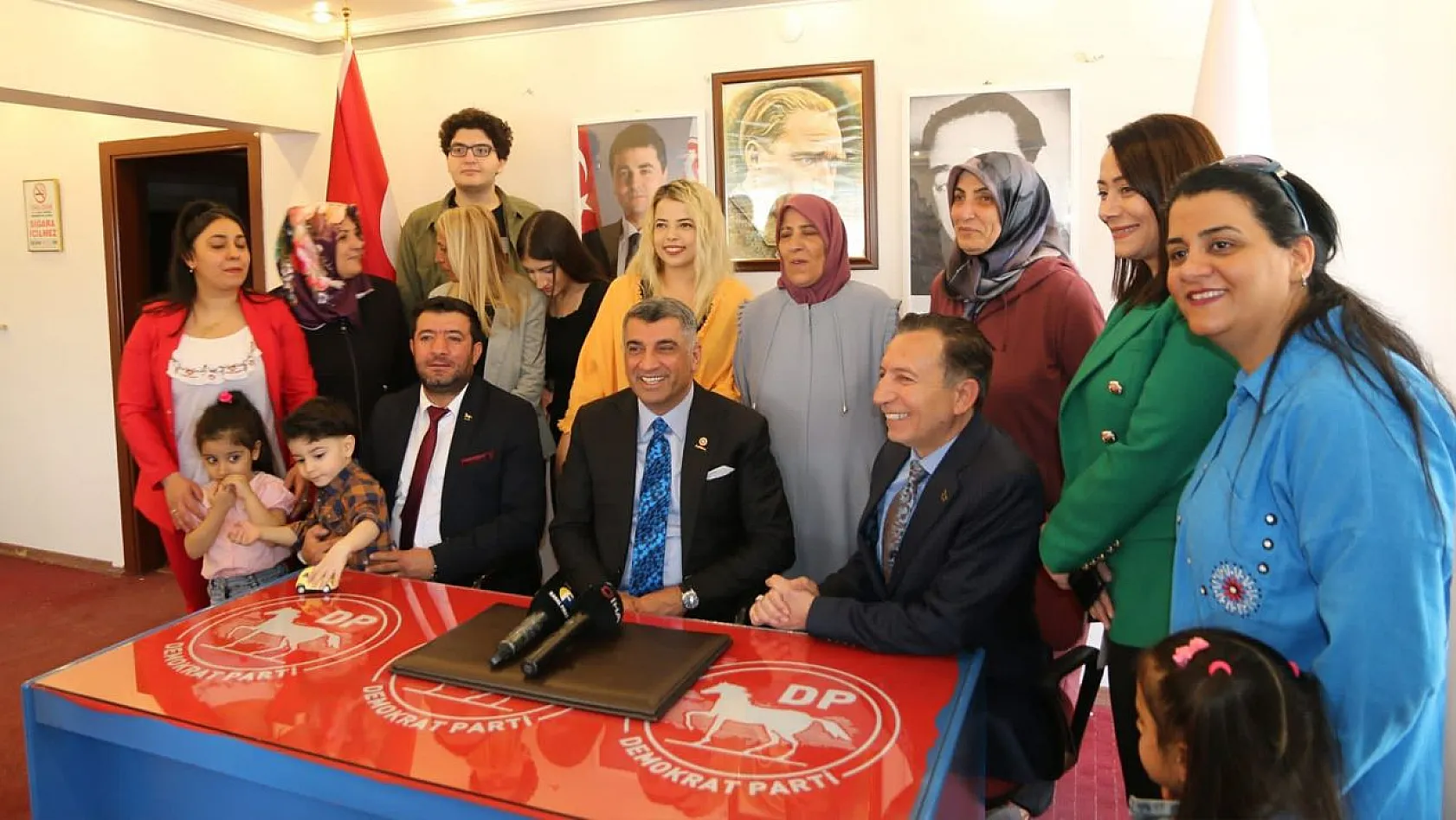 CHP Milletvekili Erol, Demokrat Parti Elazığ İl Başkanlığı'nı ziyaret etti